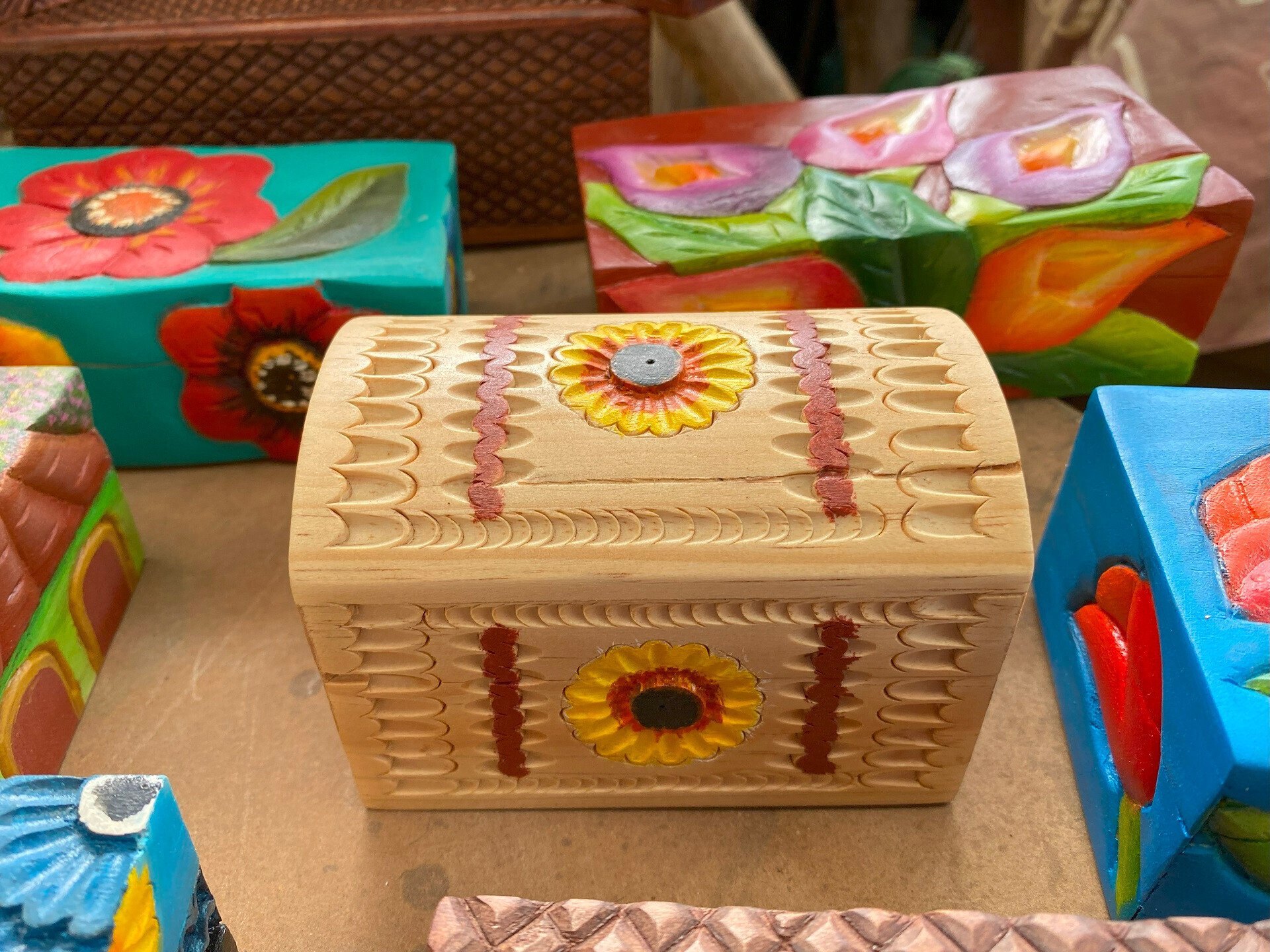 パッツクアロ、プレぺチャ伝統の小物入れ木箱｜河辺達朗 メキシコ工芸