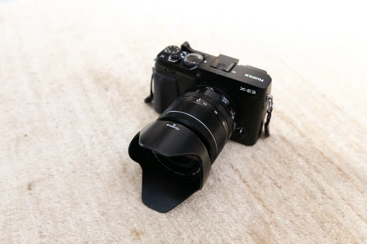 Fujifilm X-E3 XF18-55 レンズセット （花の写真館 富士フイルム「X 