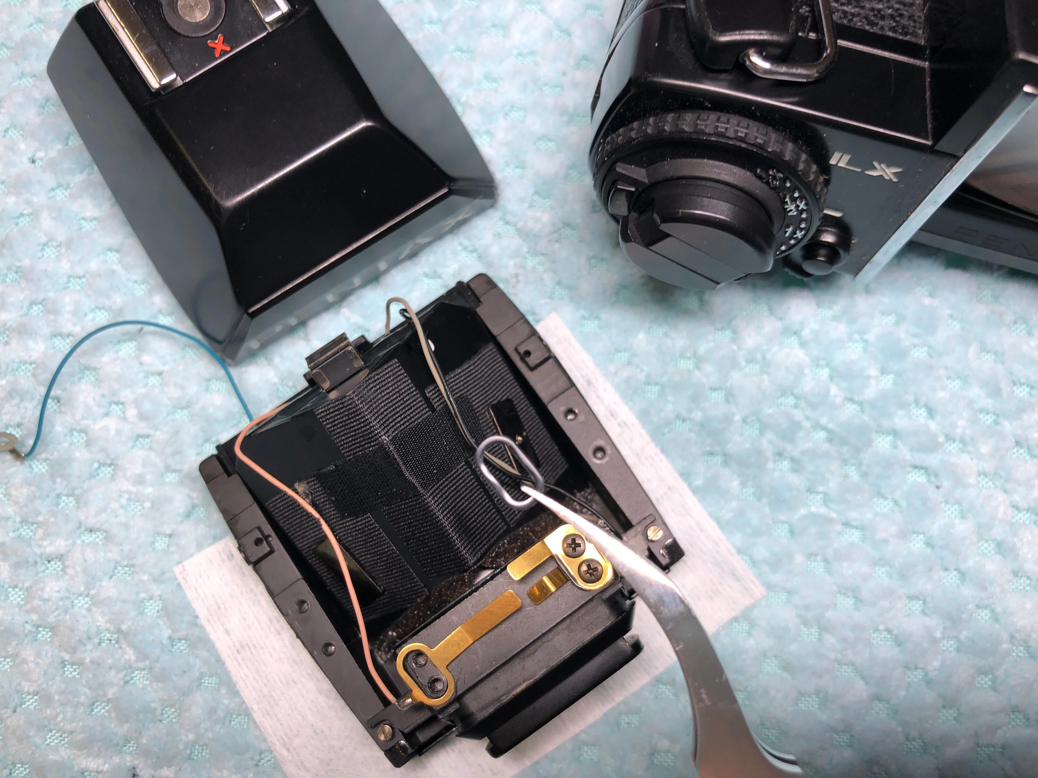 Pentax LXのファインダー分解｜フィルムカメラ修理のアクアカメラ