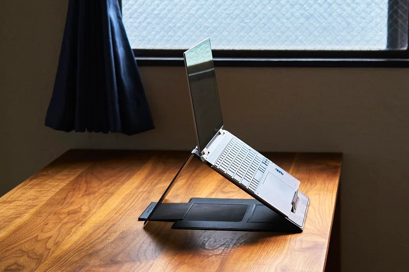 MOFT Z」レビュー：オンリーワンでベストの自宅用ノートPCスタンド｜ukey66