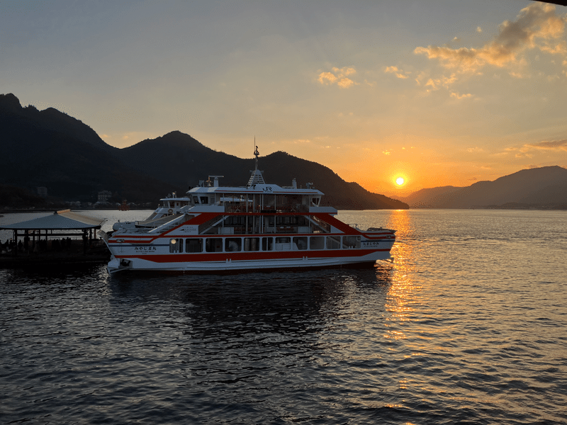 宮島の夕暮れ