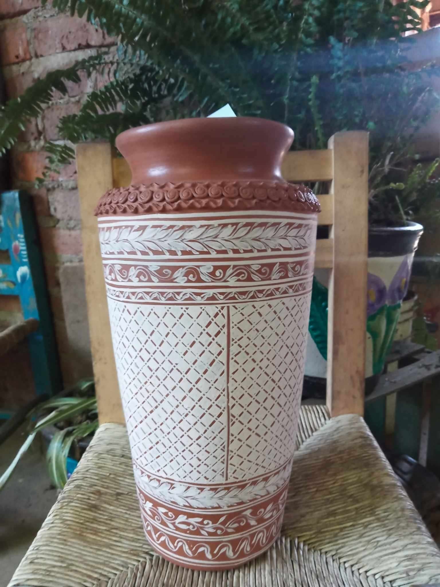 ミチョアカン・サモラよりプレぺチャ伝統の壺、水差し、カップ｜河辺