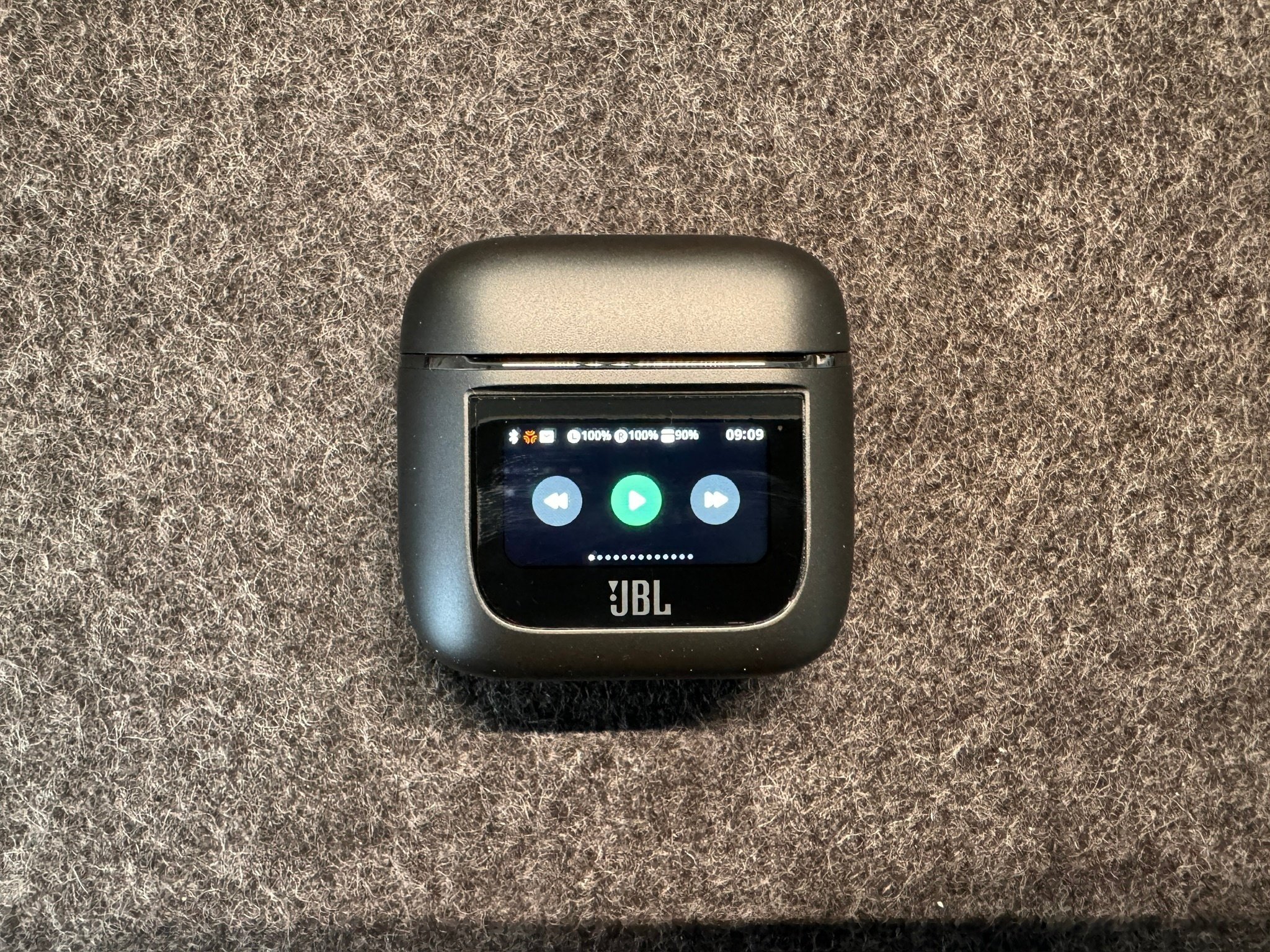 JBL TOUR PRO 2レビュー:スマートタッチディスプレイ搭載 JBL TOUR PRO 2レビュー:スマートタッチディスプレイ搭載