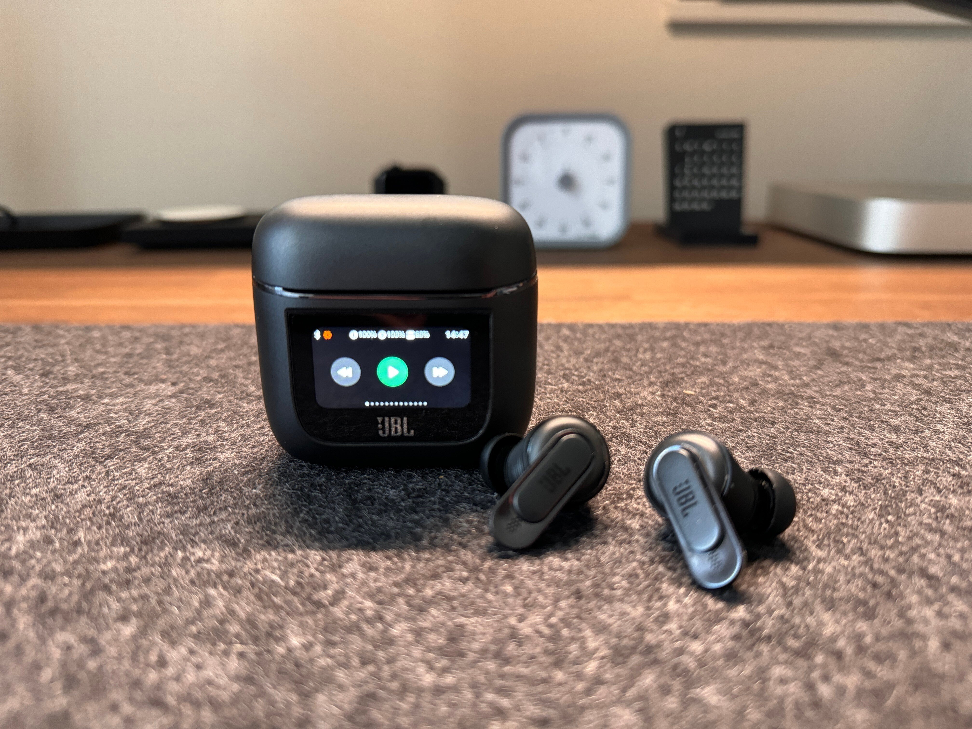JBL TOUR PRO 2レビュー:スマートタッチディスプレイ搭載 JBL TOUR PRO 2レビュー:スマートタッチディスプレイ搭載