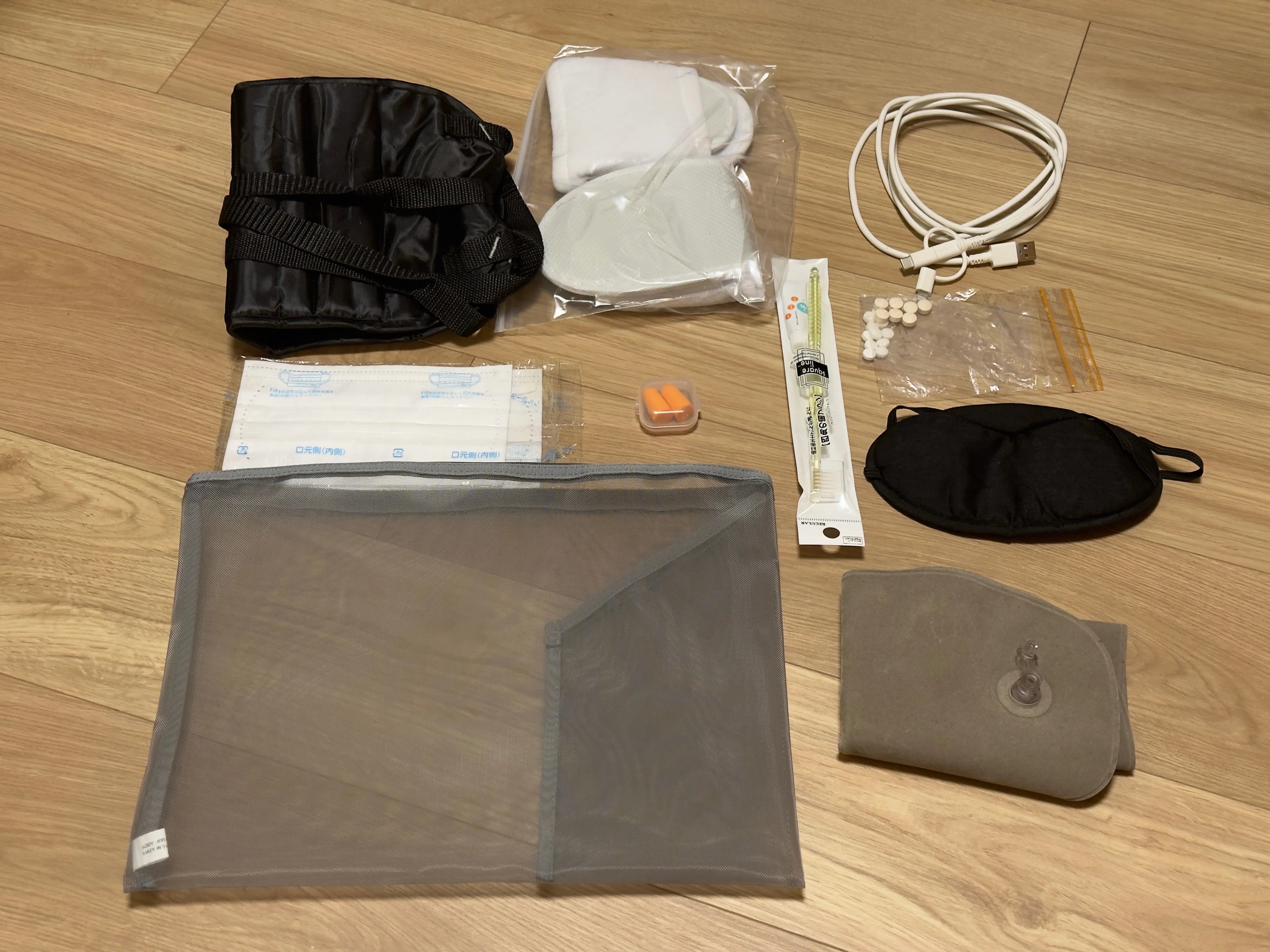 旅好き・出張者向け 長時間フライト向けの装備が完成したので公開する