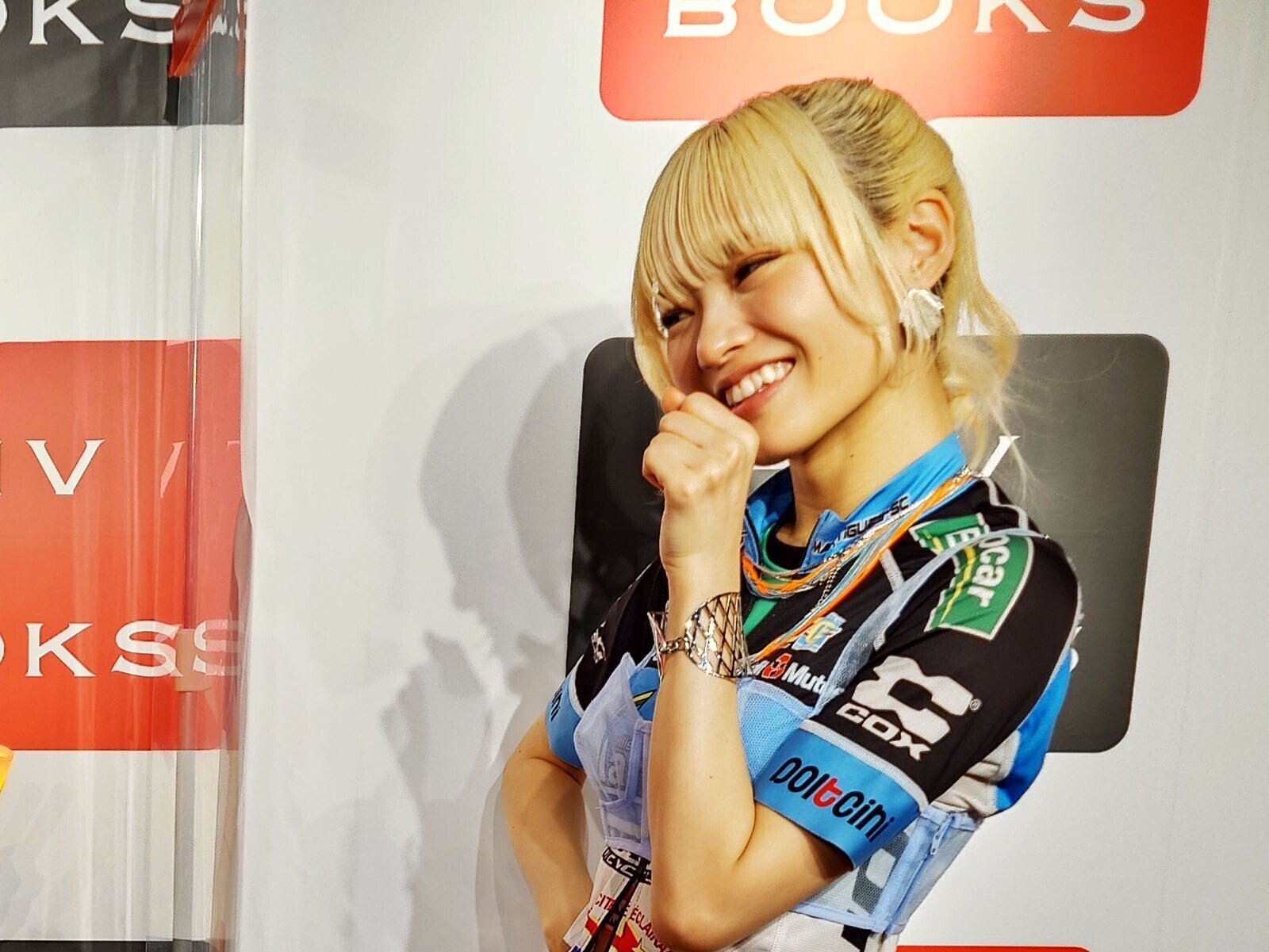 鶴屋美咲 サイン入りチェキ Girls2×iScream 鶴屋美咲『Rock
