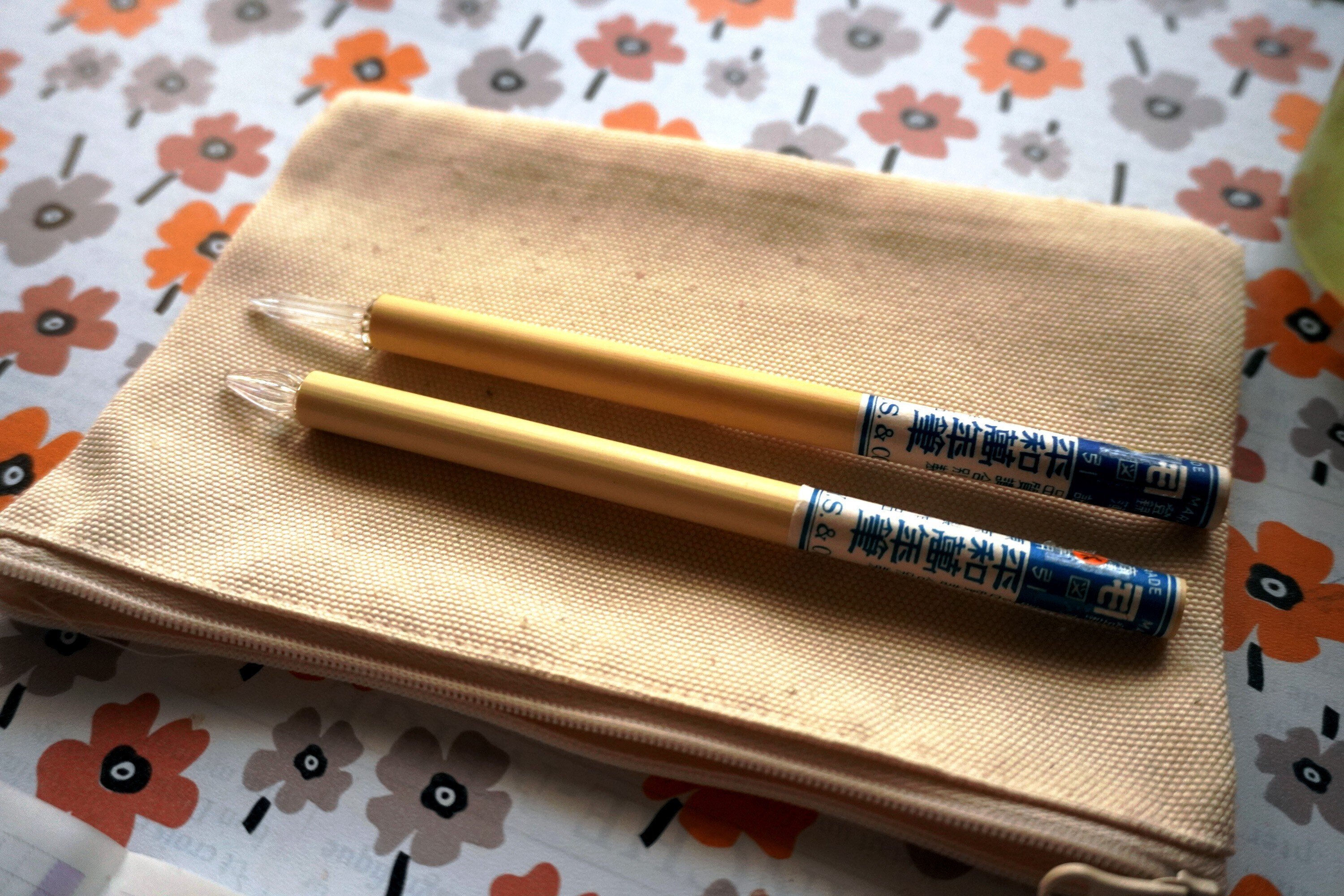 ガラスペンとインクの沼を泳ぎ始めた人間の買い物｜黒田きのと