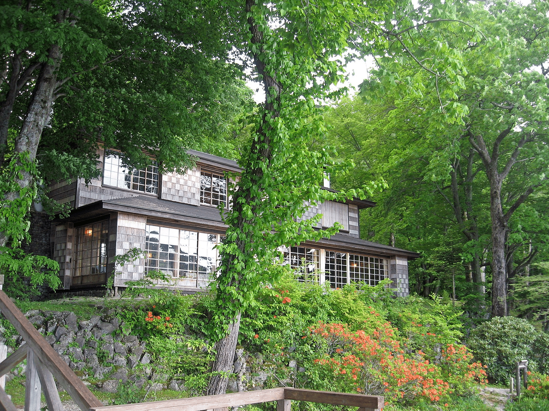 建築のデザイン》和風とモダニズムを融合させた建築家、吉村順三 建築のデザイン》和風とモダニズムを融合させた建築家、吉村順三