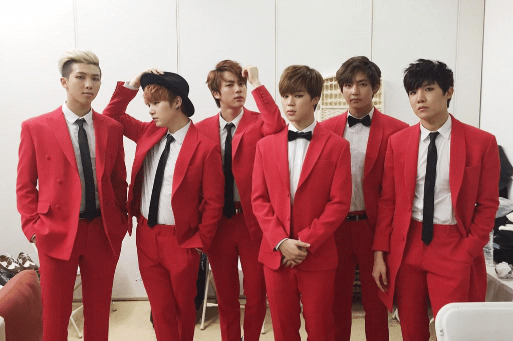 BTS テヒョン 写真集 forever マスタニム マスター Amazon.co.jp: 防弾少年団 BTSテテ テヒョン マスター NUNA V