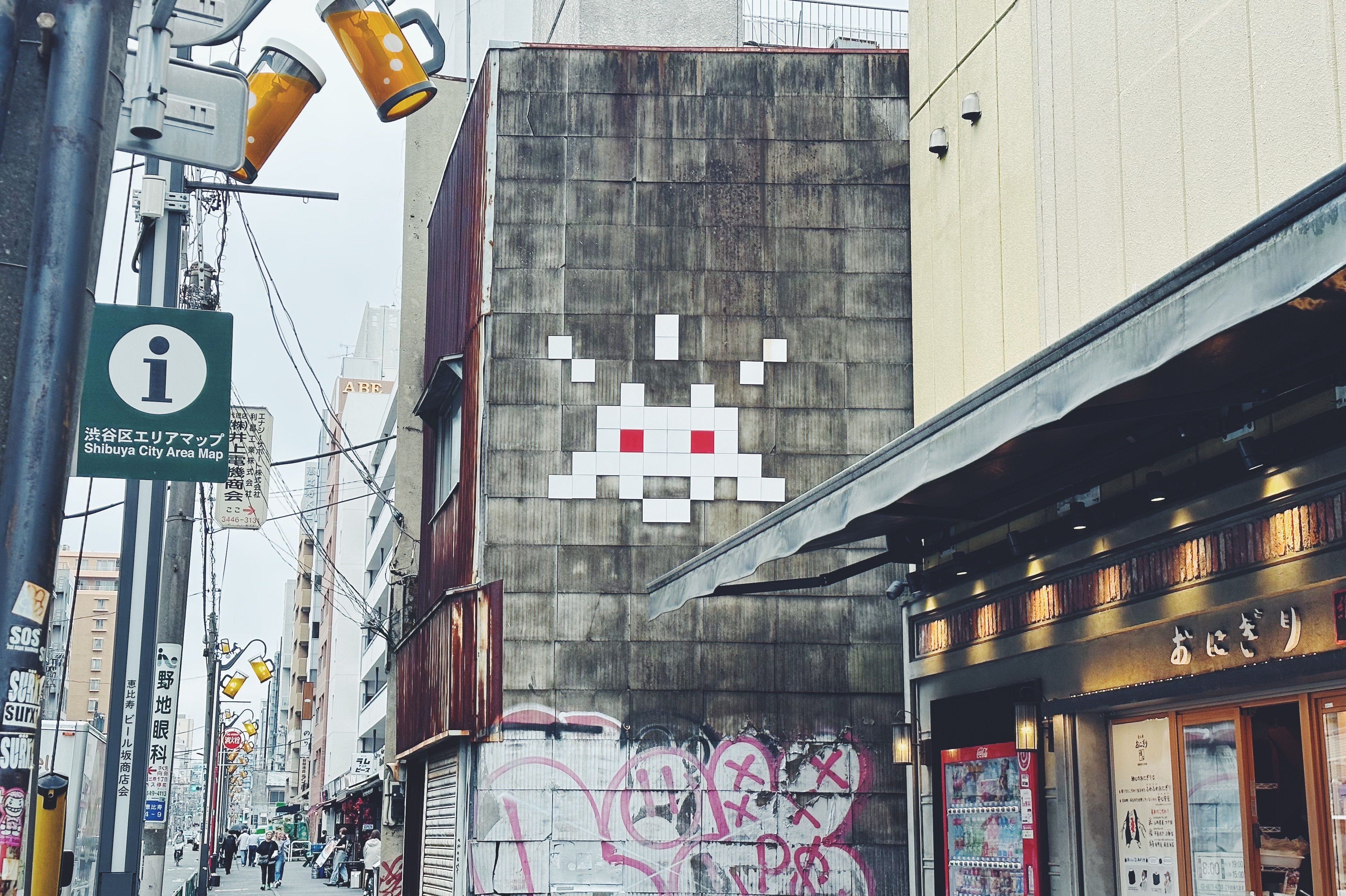Invader Space Station インベーダー アート 限定ステッカー Invader Space Station インベーダー アート 限定ステッカー