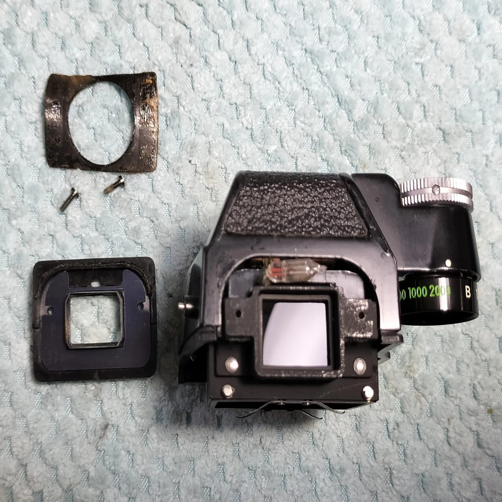 Nikon F2 フォトミックファインダーの分解｜フィルムカメラ修理の 