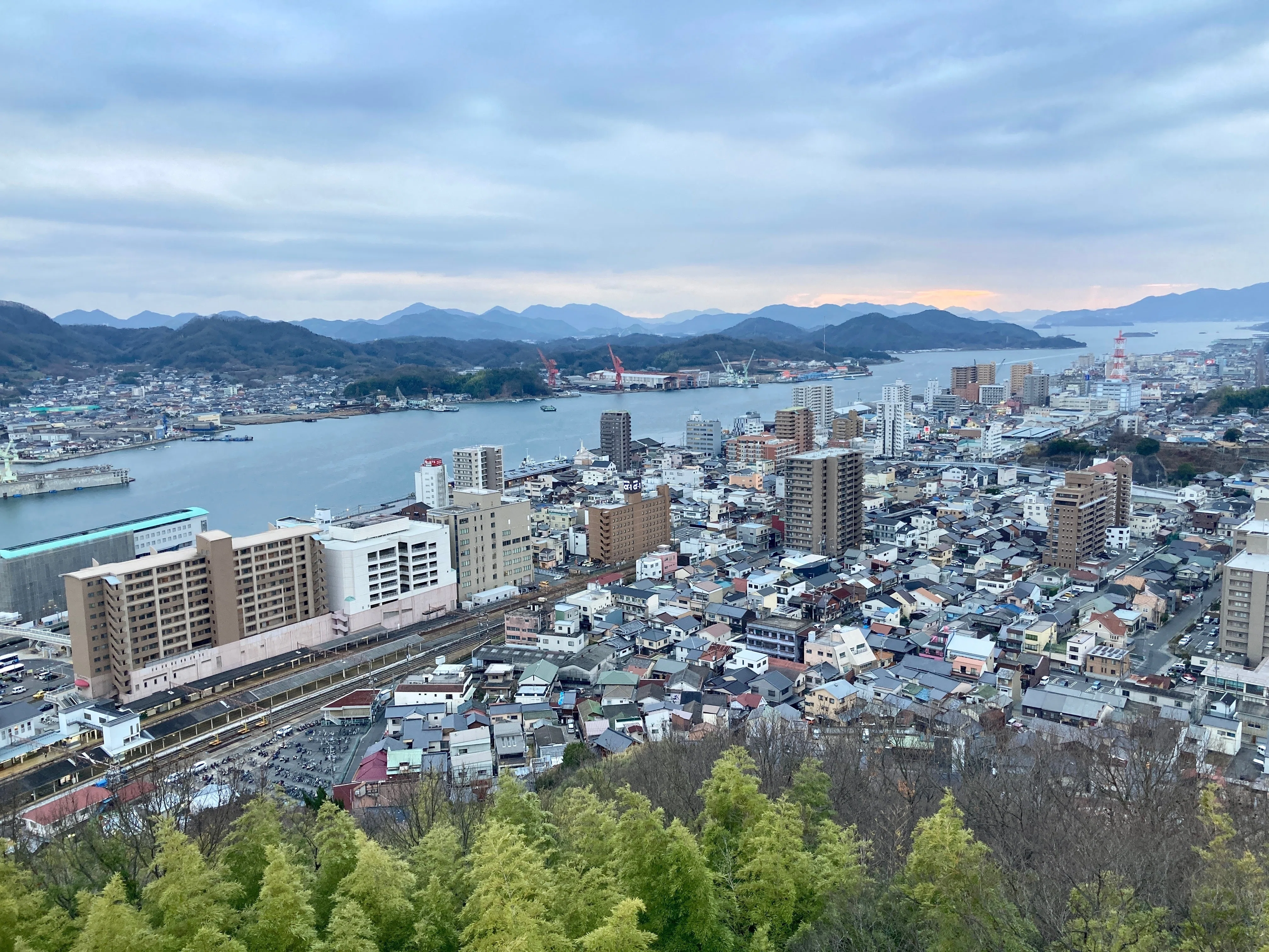 大阪〜博多600km徒歩の旅（11）広島県福山市〜尾道市｜中村洋太