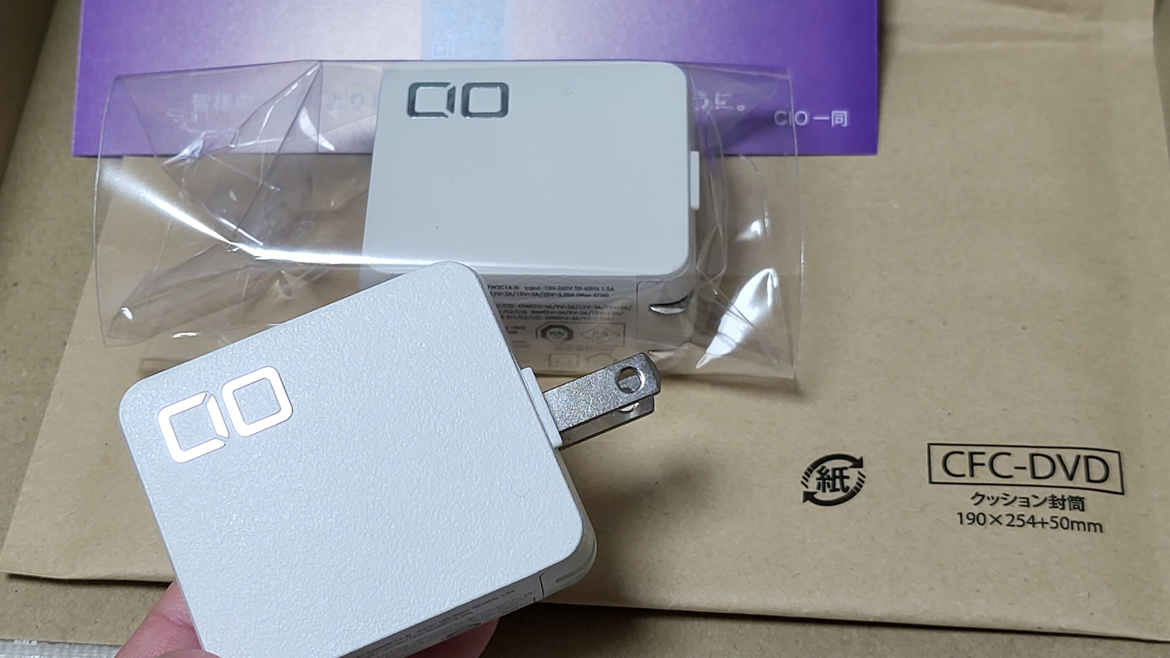 ゼニス新作モデル CIOの充電器の交換品が届いたので、さっそく使ってみたが スマホアクセサリー