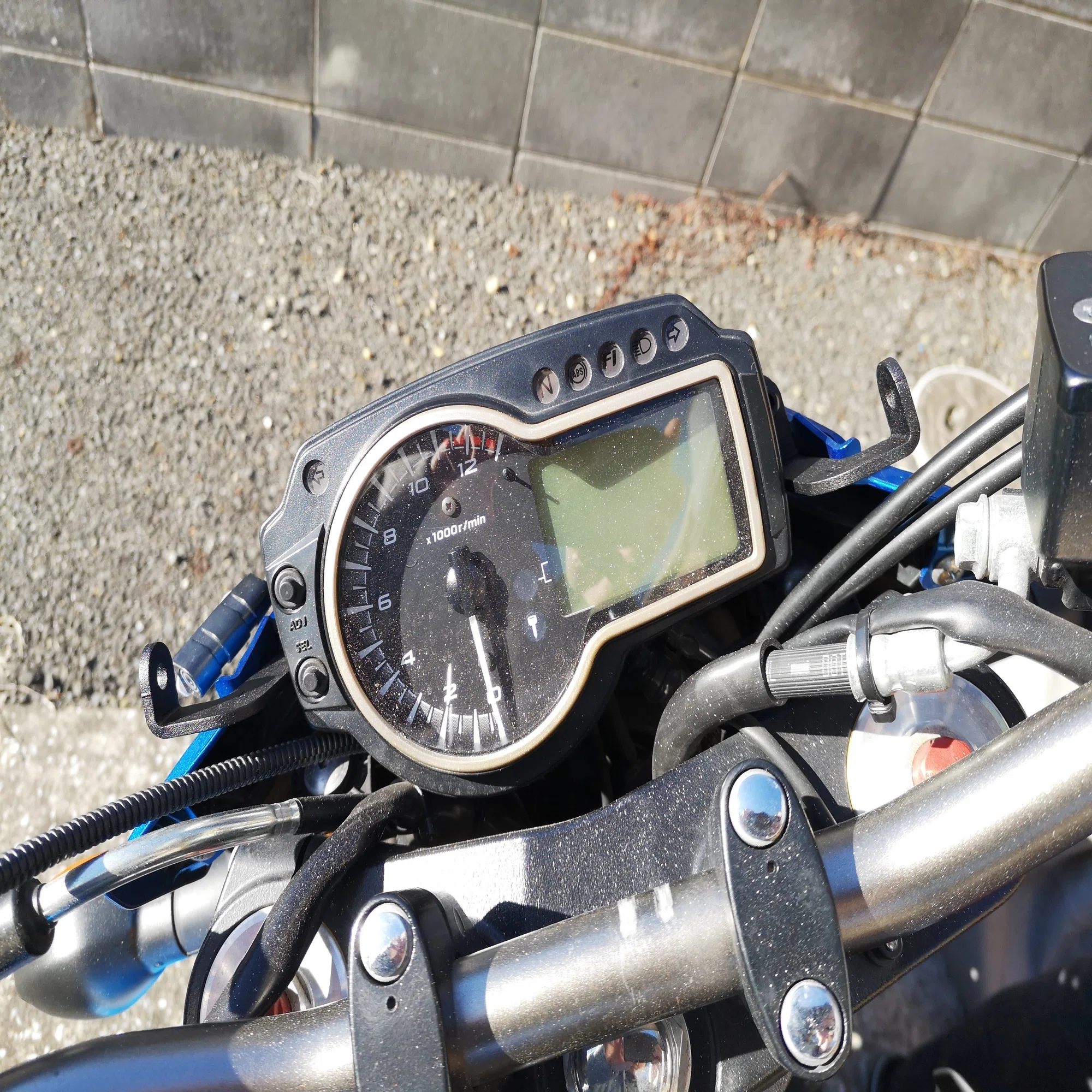 GSR750にPuigのスクリーンを装着して付け方を解説してみた【カスタム記 