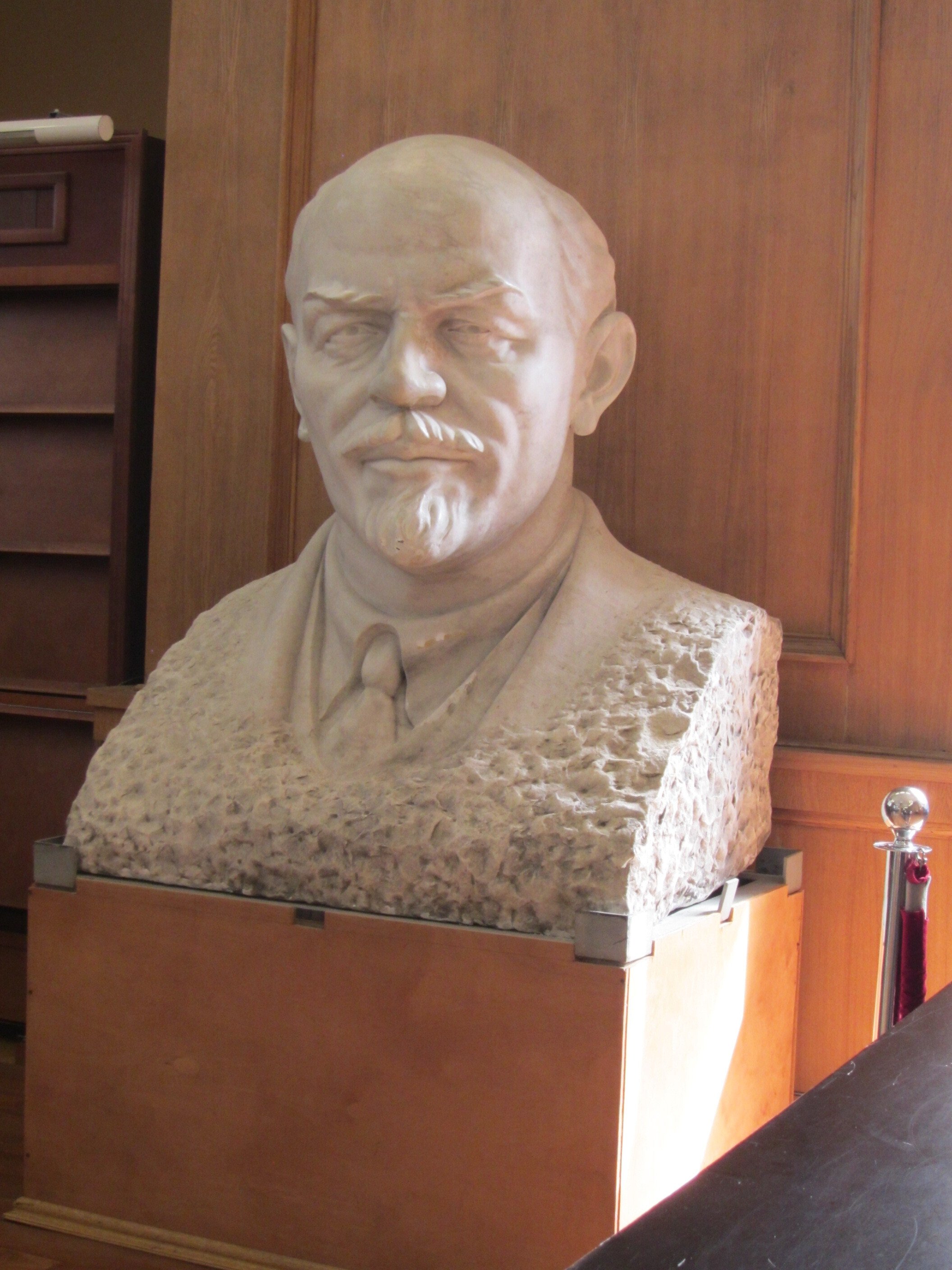 展覧会】レーニン没後100年｜チェブラーシカ