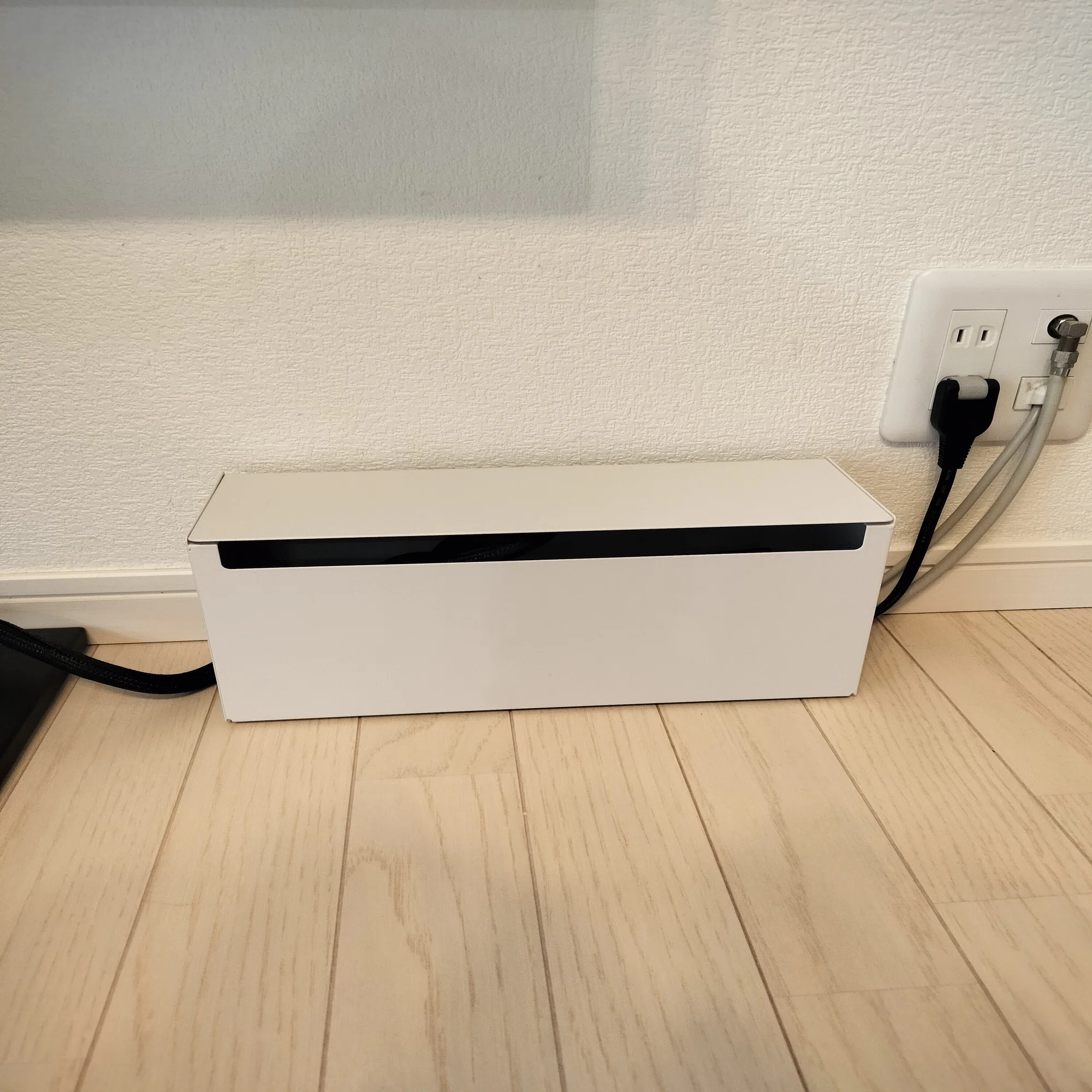 EQUALSのテレビスタンドWALL V2を買ってみた！レビュー＆汎用品の紹介 