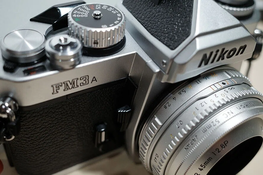Nikon FM3A フィルム一眼レフカメラ NC 52㎜ 釣りあげる レンズ