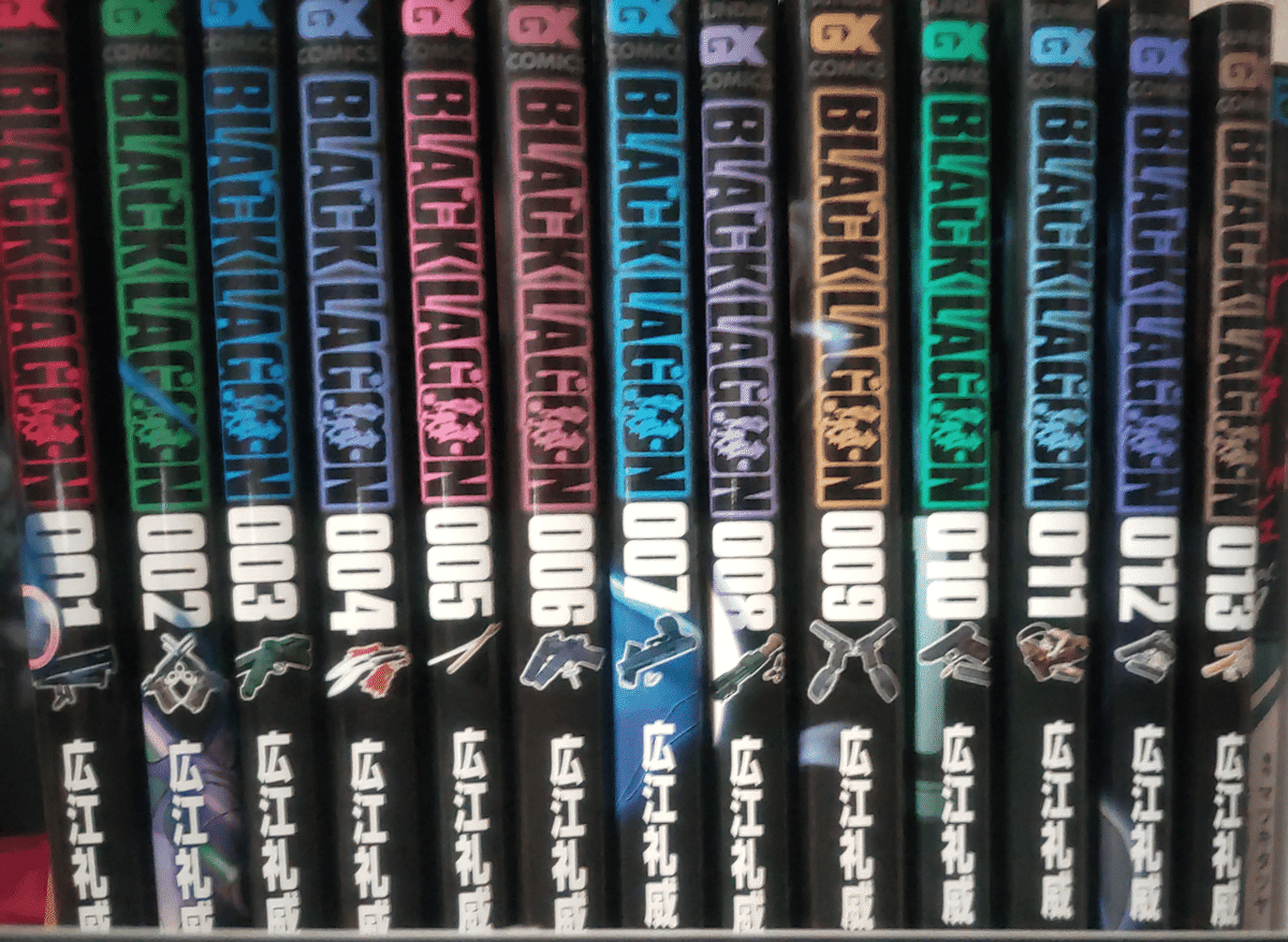 【ブラックラグーン】張維新＆ロック DMM スクラッチ 長方形缶バッジ ブラックラグーン】張維新＆ロック DMM スクラッチ 長方形缶バッジ