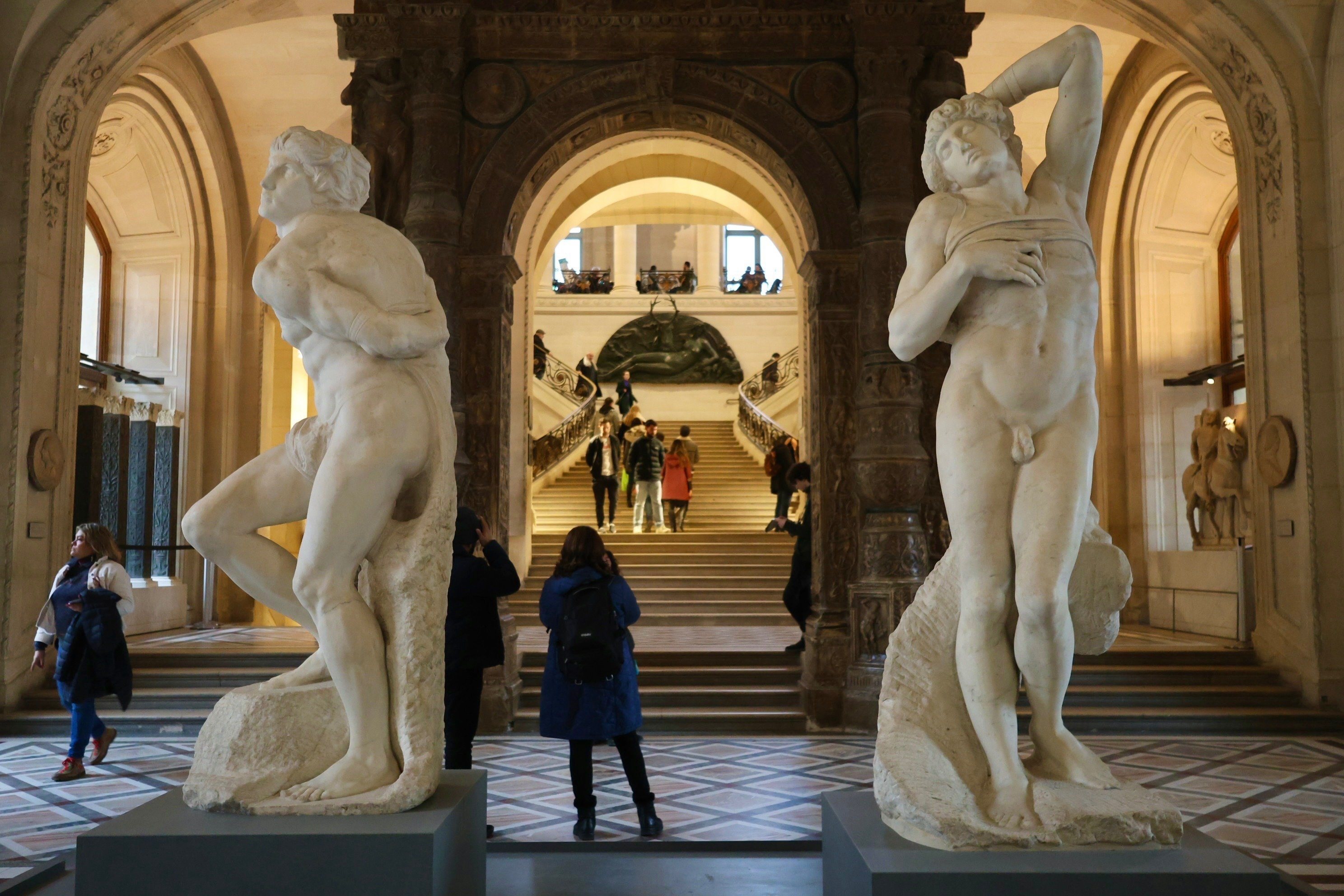 パリ ミッフィちゃん ルーブル オルセー 美術館限定 2体セット