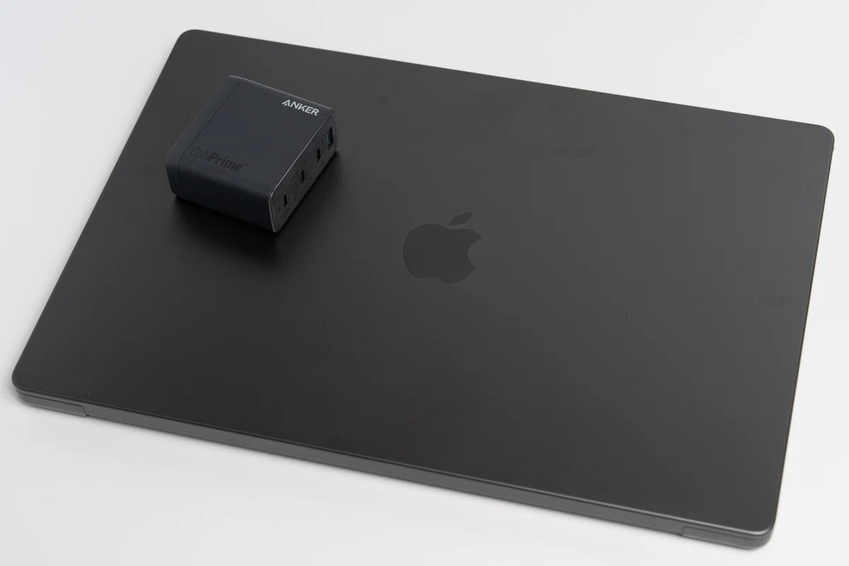 MacBook Pro 2012 15 インチ スタンド 充電器付き