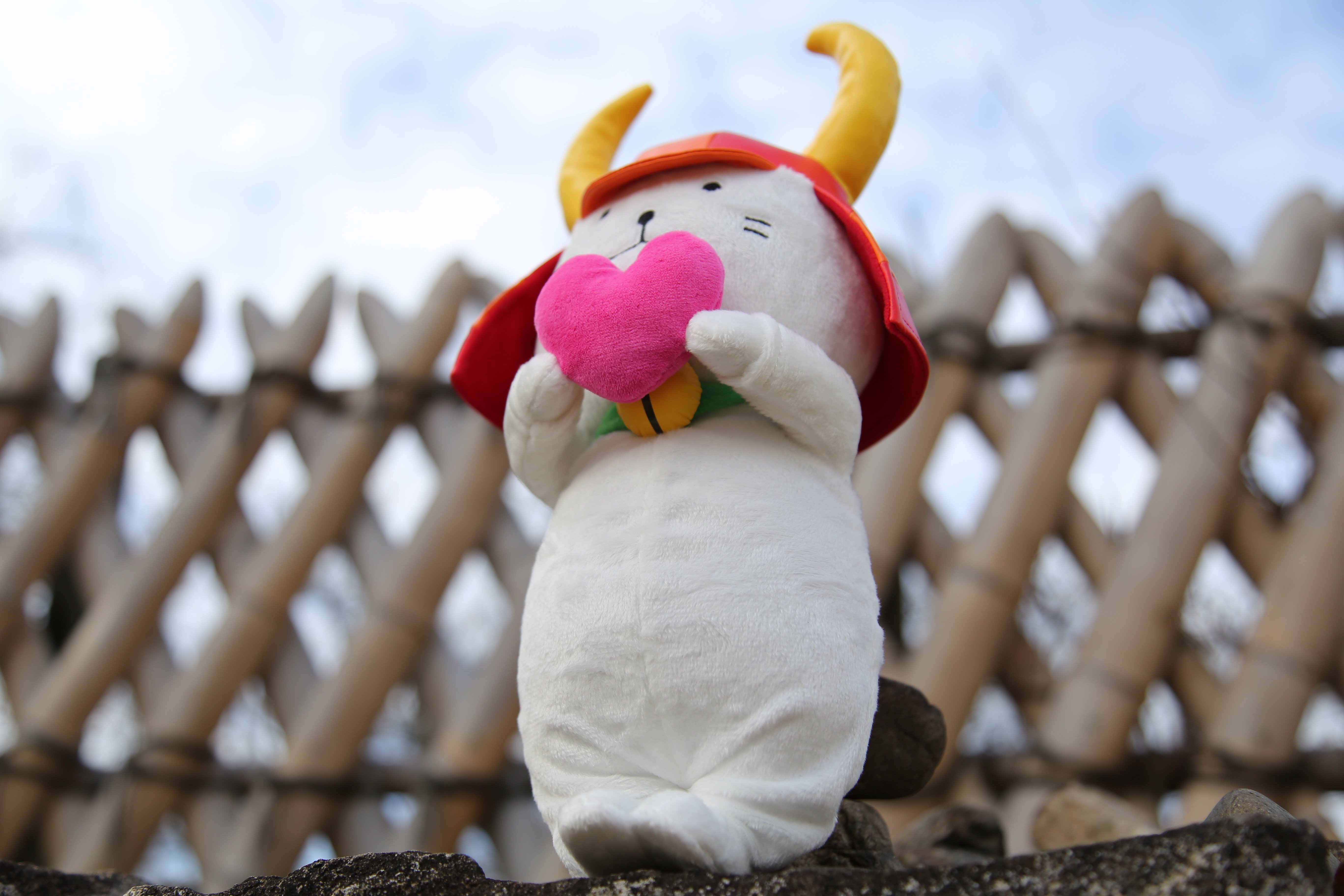 ひこにゃん　ハート持ちぬいぐるみ 鐘の丸・戦国桜売店限定品 178193062_o5.jpg?