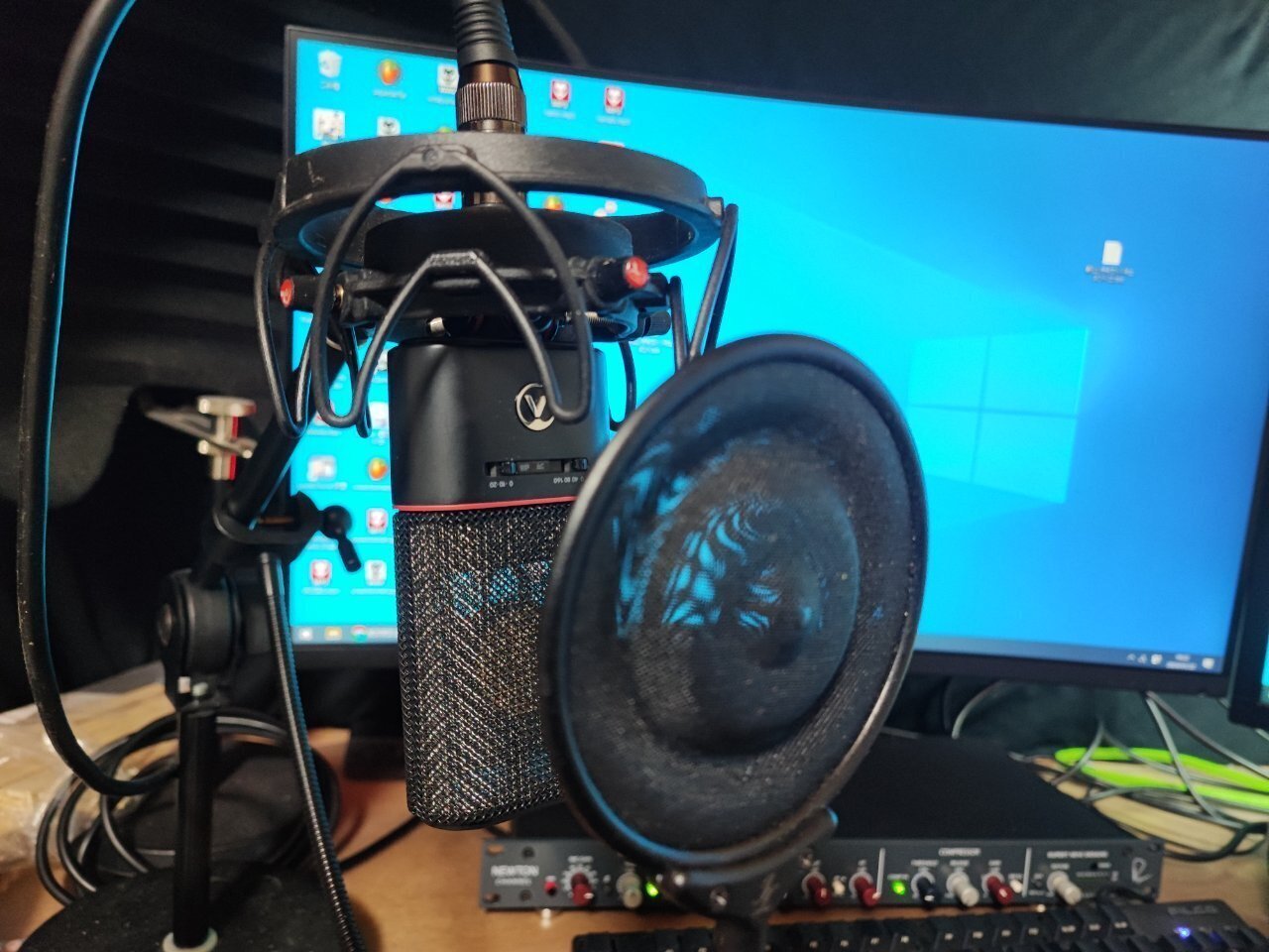 レビュー】Austrian Audio OC18は次世代の定番になりえる素直で レビュー】Austrian Audio OC18は次世代の定番になりえる素直で