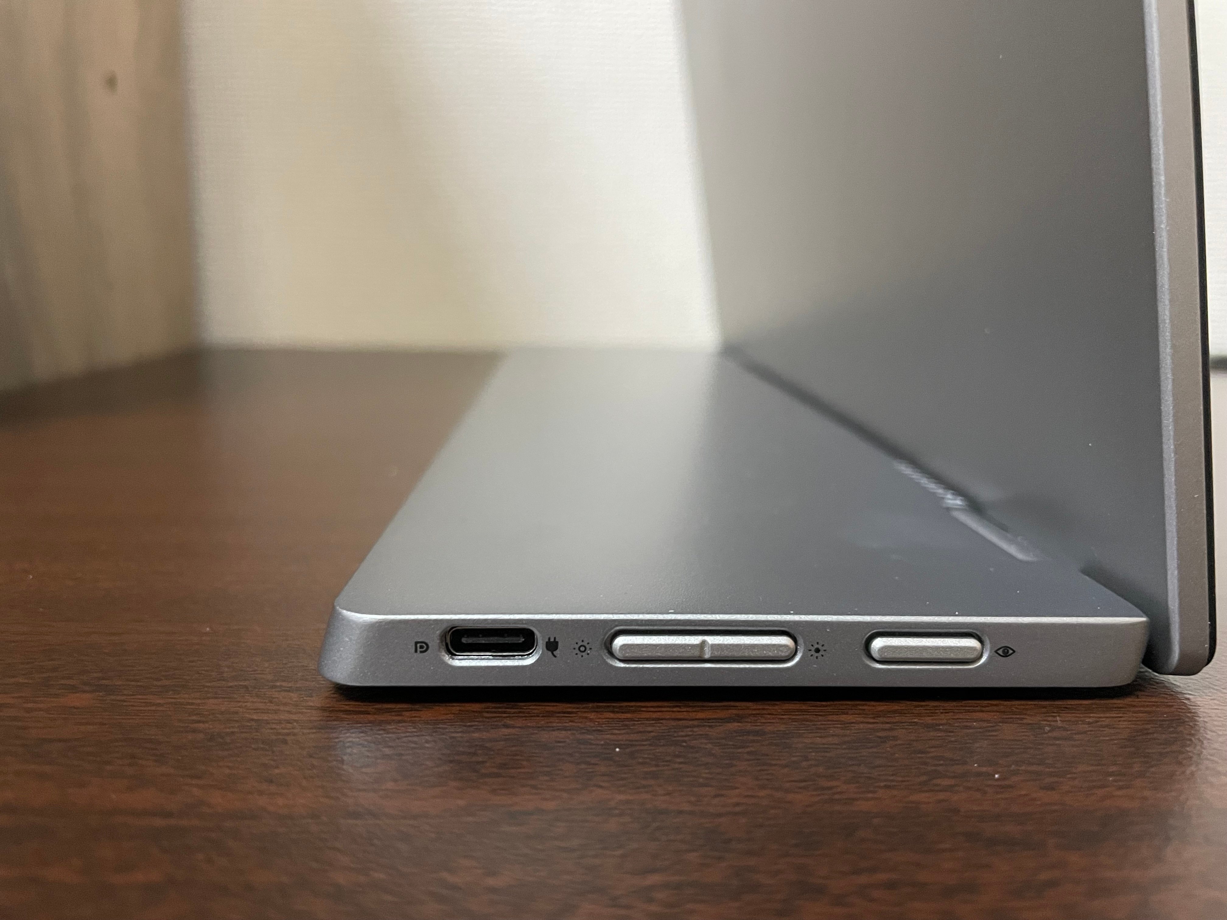 DELLのポータブルモニター(P1424H)を1ヵ月使ってみた。|るし DELLのポータブルモニター(P1424H)を1ヵ月使ってみた。|るし