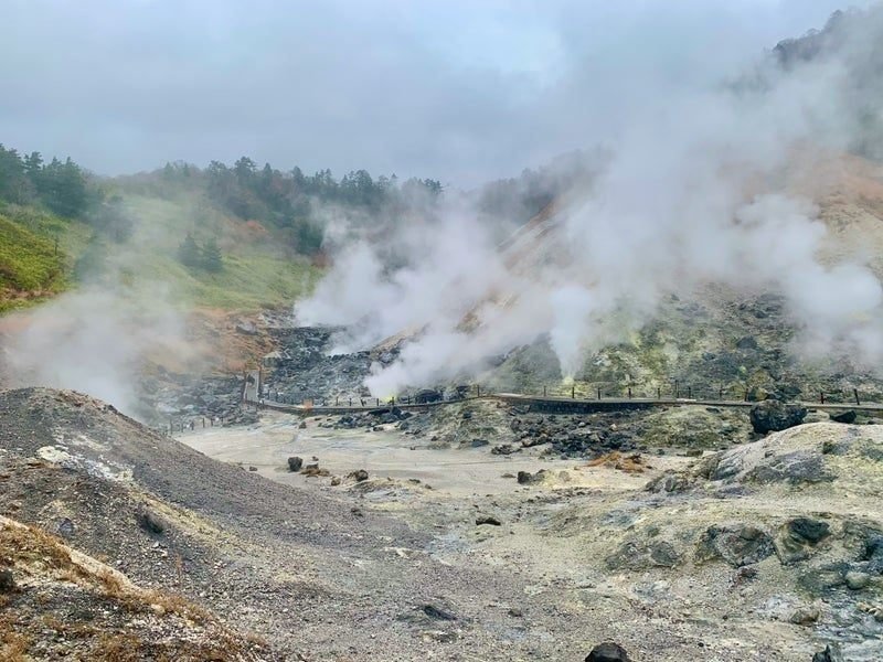 世界No.1の岩盤浴♨️玉川温泉で最強の温活！秋田県の底力ここにあり！｜おかえりちゃん