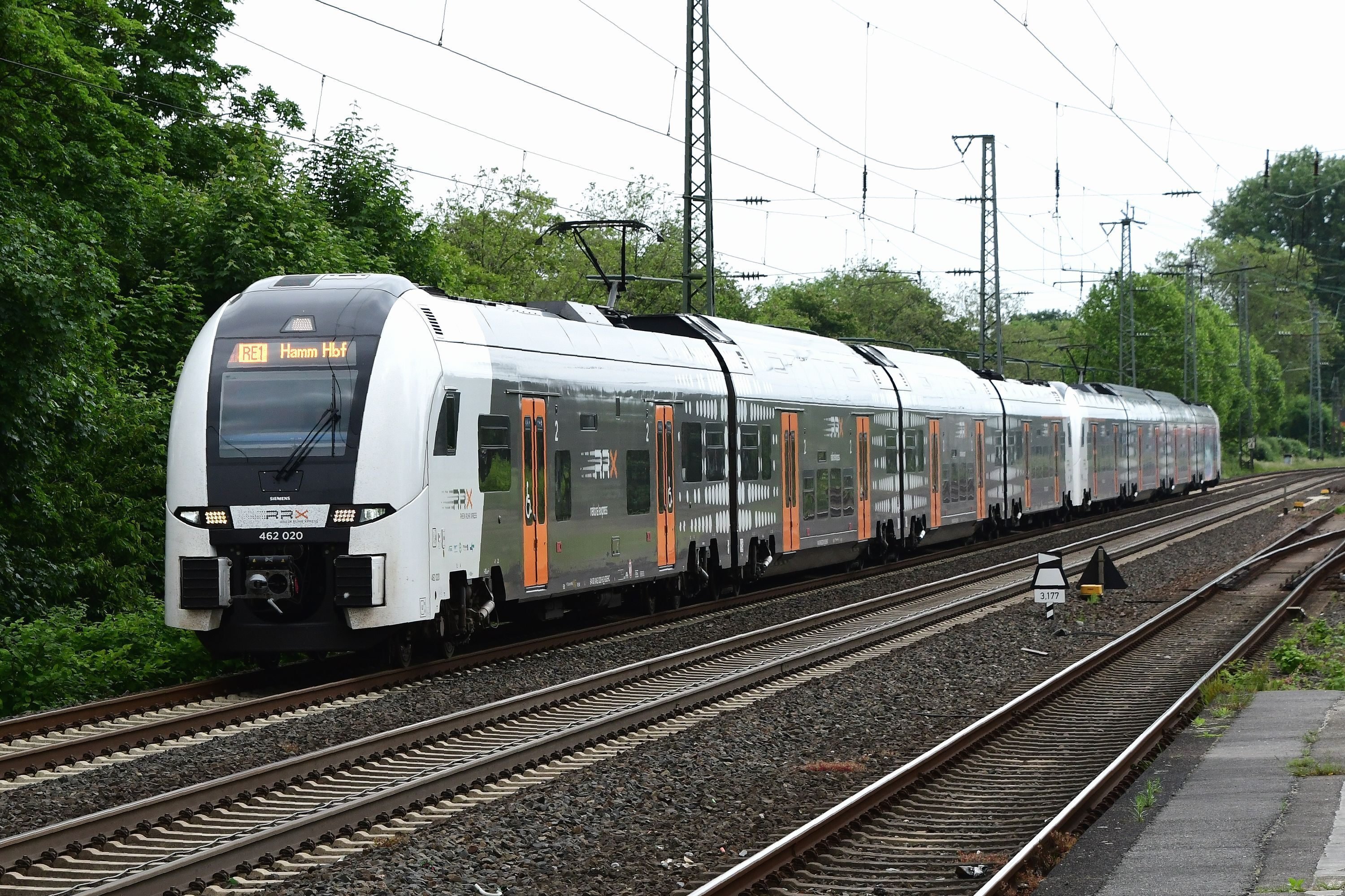 愛しの電車、愛しの街、愛しのビール【ドイツ鉄道旅行2023】｜Siegbergbahn