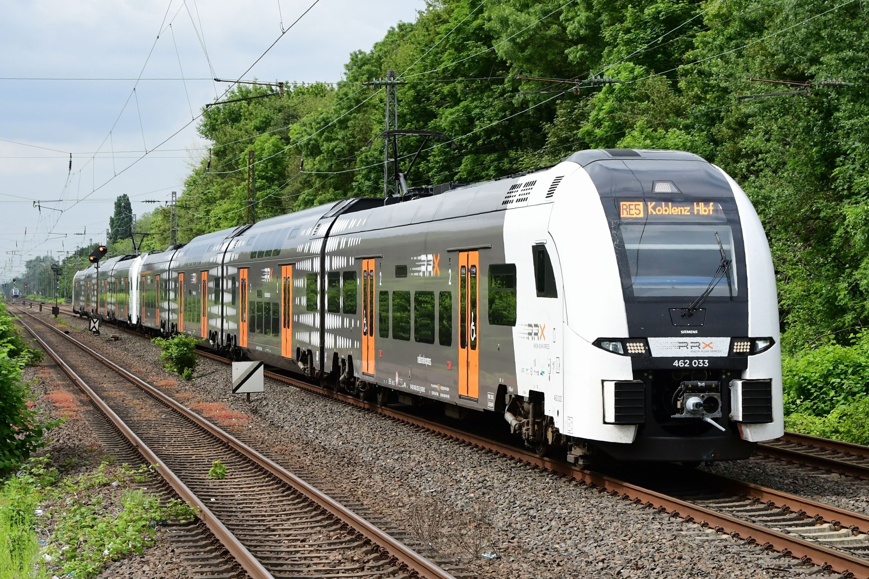 愛しの電車、愛しの街、愛しのビール【ドイツ鉄道旅行2023】｜Siegbergbahn