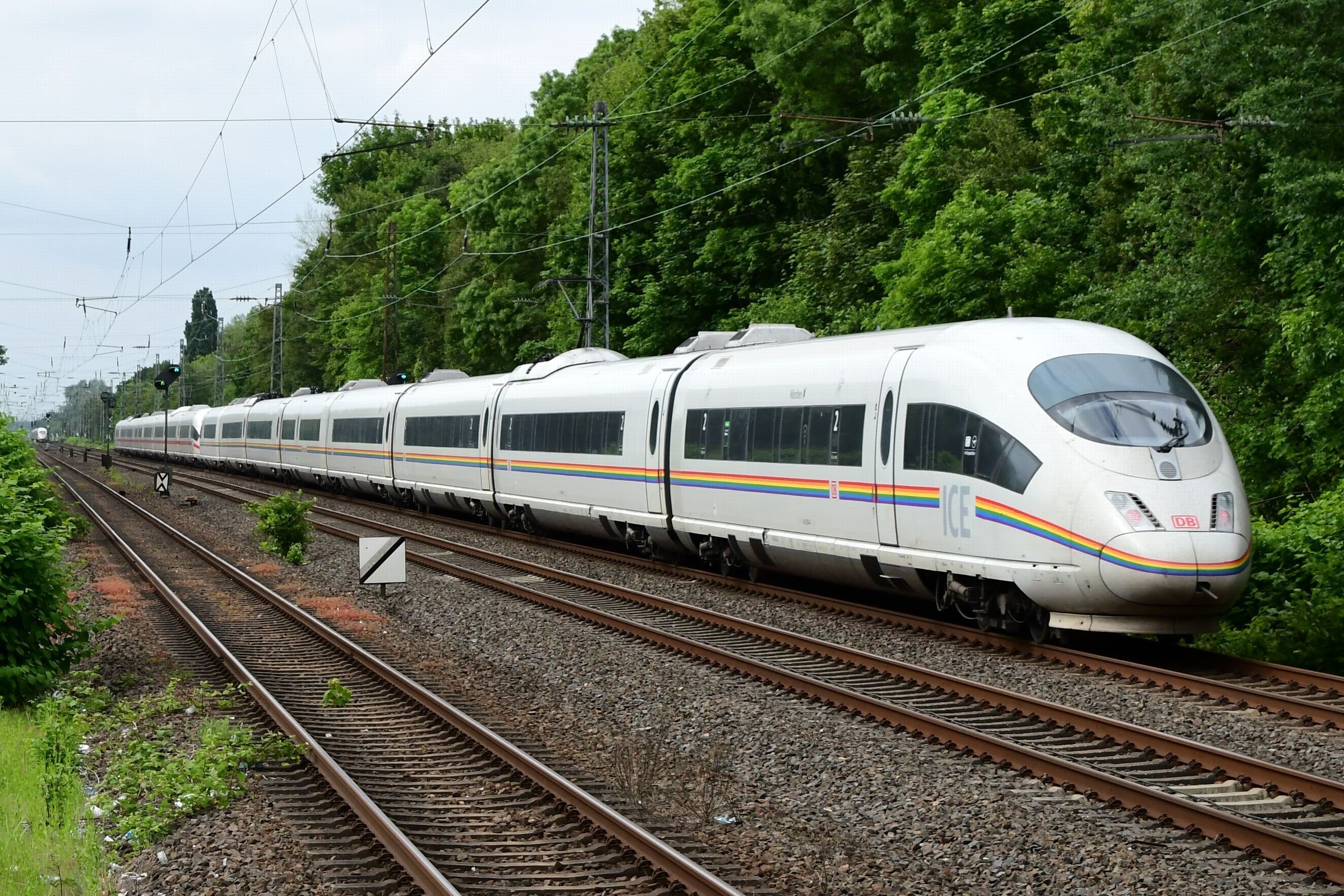 愛しの電車、愛しの街、愛しのビール【ドイツ鉄道旅行2023】｜Siegbergbahn