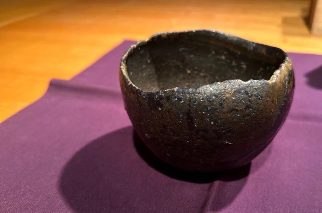 最終お値下げ　茶道具　無名異焼　初代文平作　桐箱入り　抹茶茶碗　211 茶碗購入体験記】いざ、茶器の世界へ…｜刀箱師の日本刀ブログ 中村圭佑
