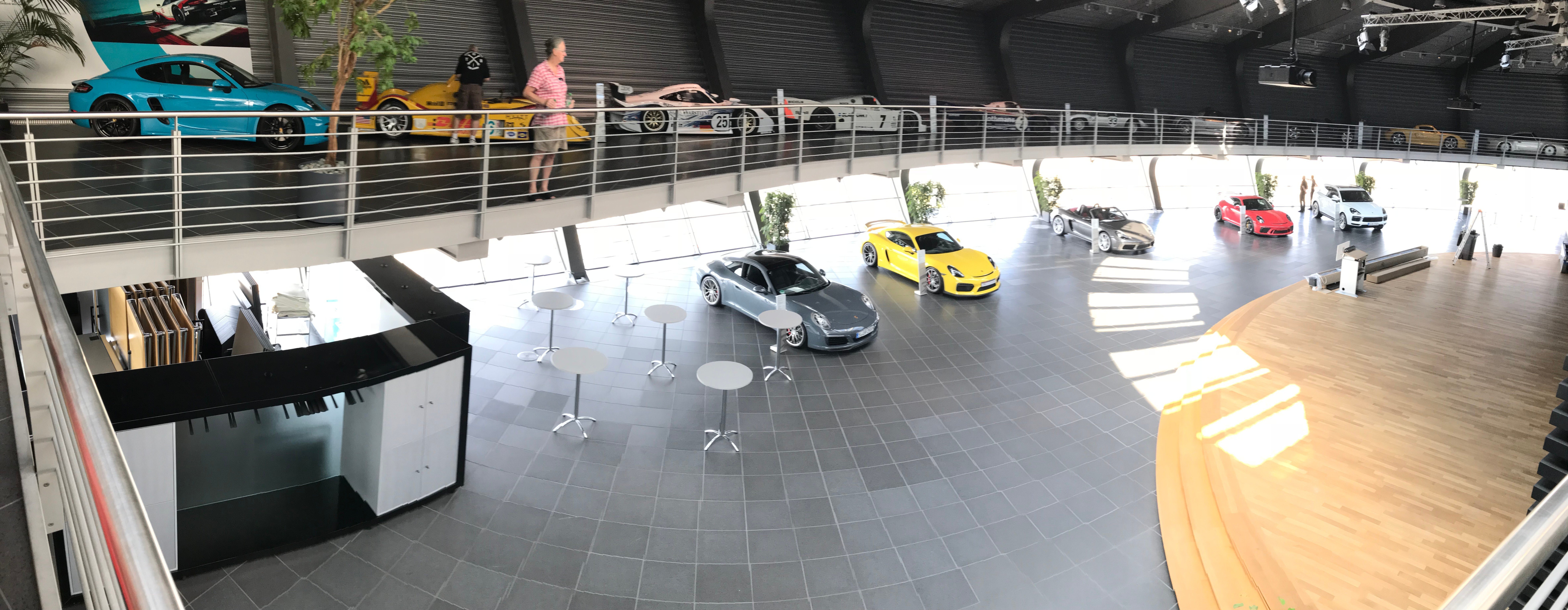 ポルシェライプツィヒ工場＆ミュージアム見学｜スタブローの