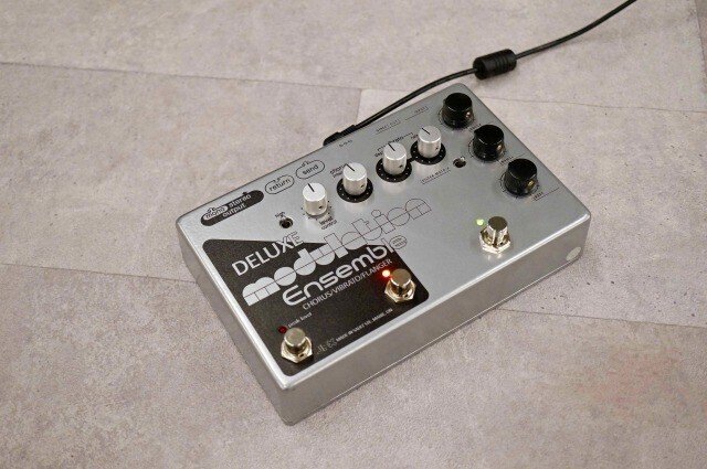 ジョン・フルシアンテのモジュレーション!?JFX Pedals Deluxe ジョン・フルシアンテのモジュレーション!?JFX Pedals Deluxe