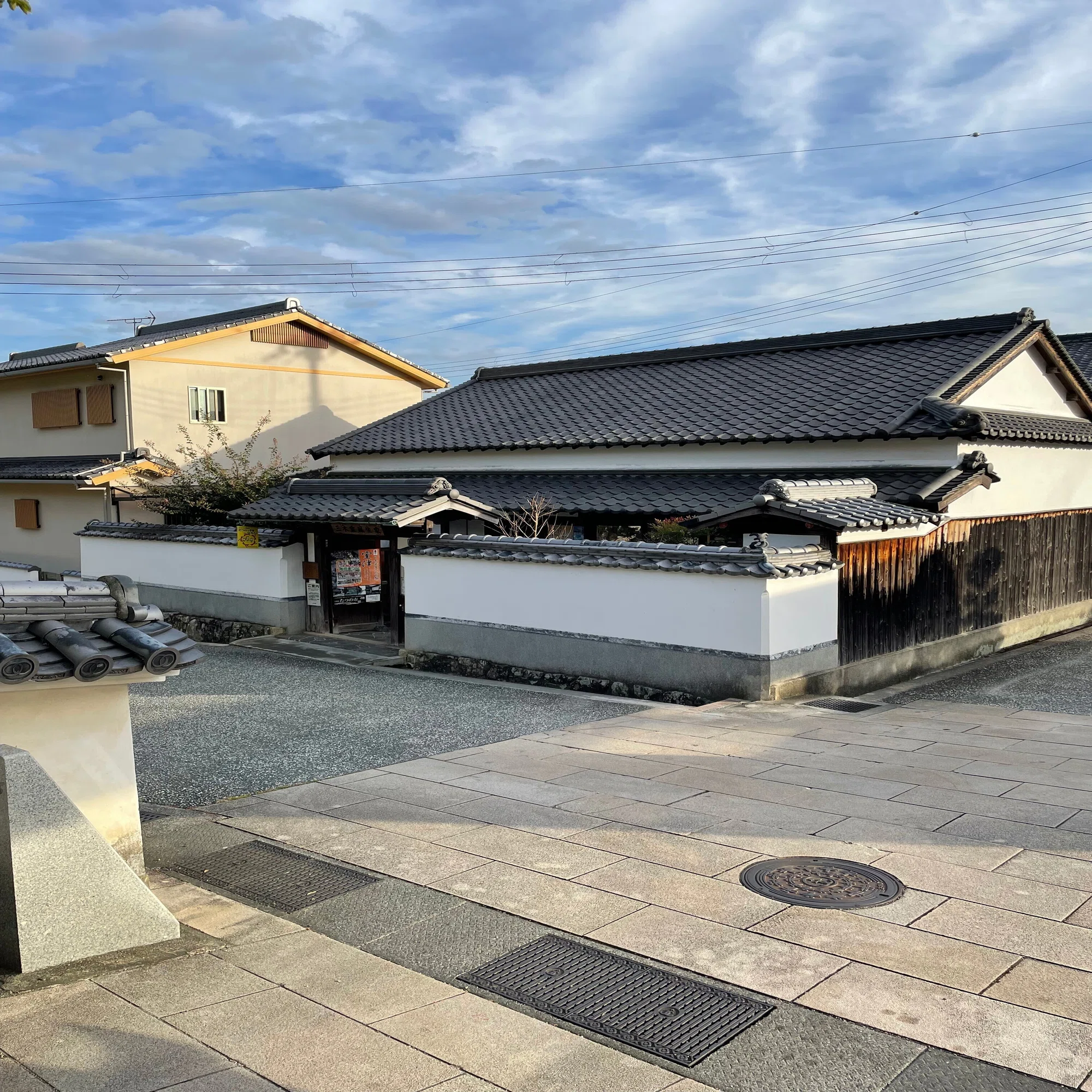 赤とんぼ」の町で酒盃を交わす｜TOMBO-ism -トンボ楽器製作所-