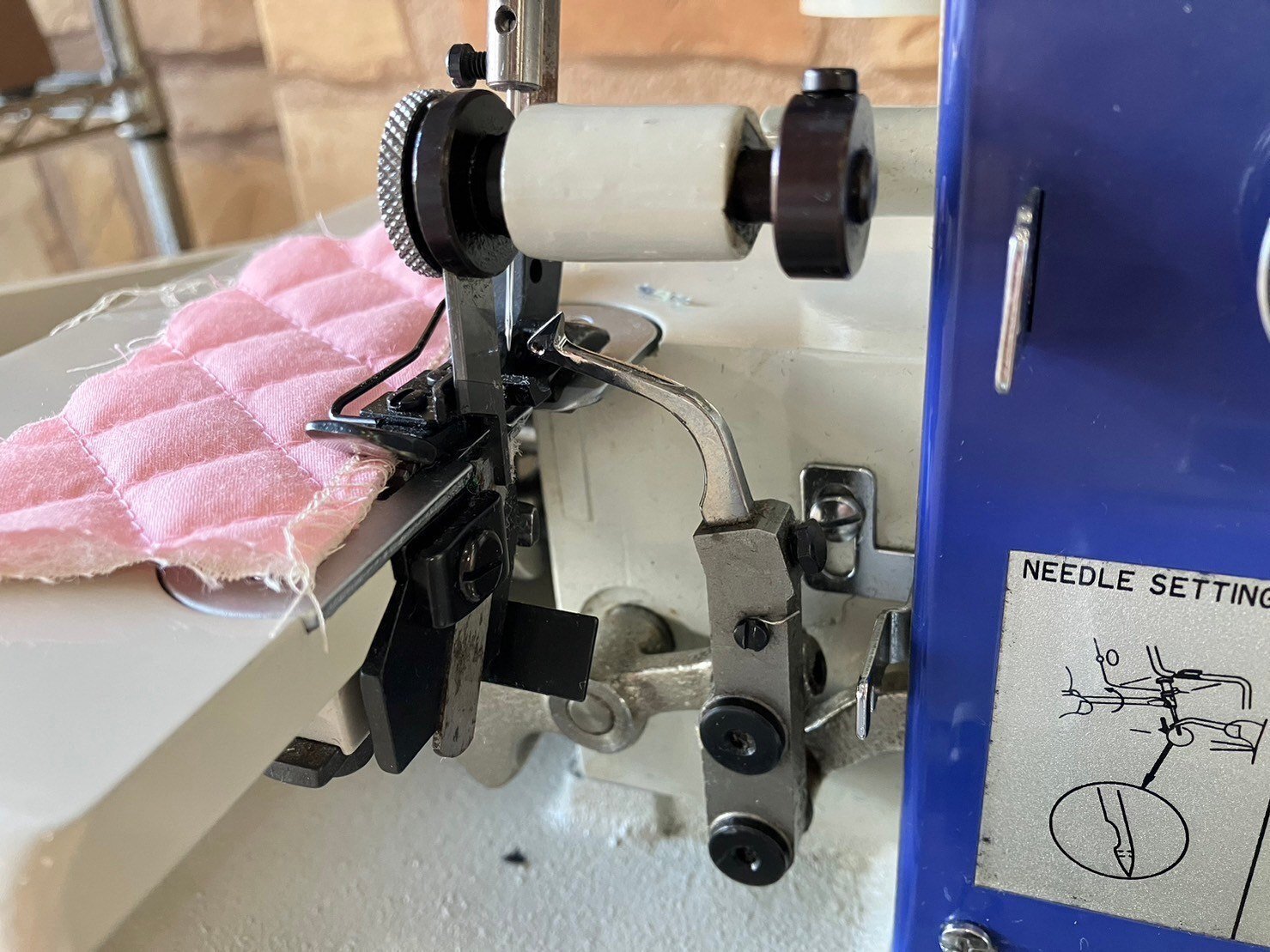 リッカー マイティロック RL-320 2本糸 1本針 ロックミシン RICCAR MIGHTY LOCK 通電確認済み 現状品 札幌市 白石店 ミシン紹介】RICCAR（リッカー）ロックミシン MIGHTY LOCK（マイティ