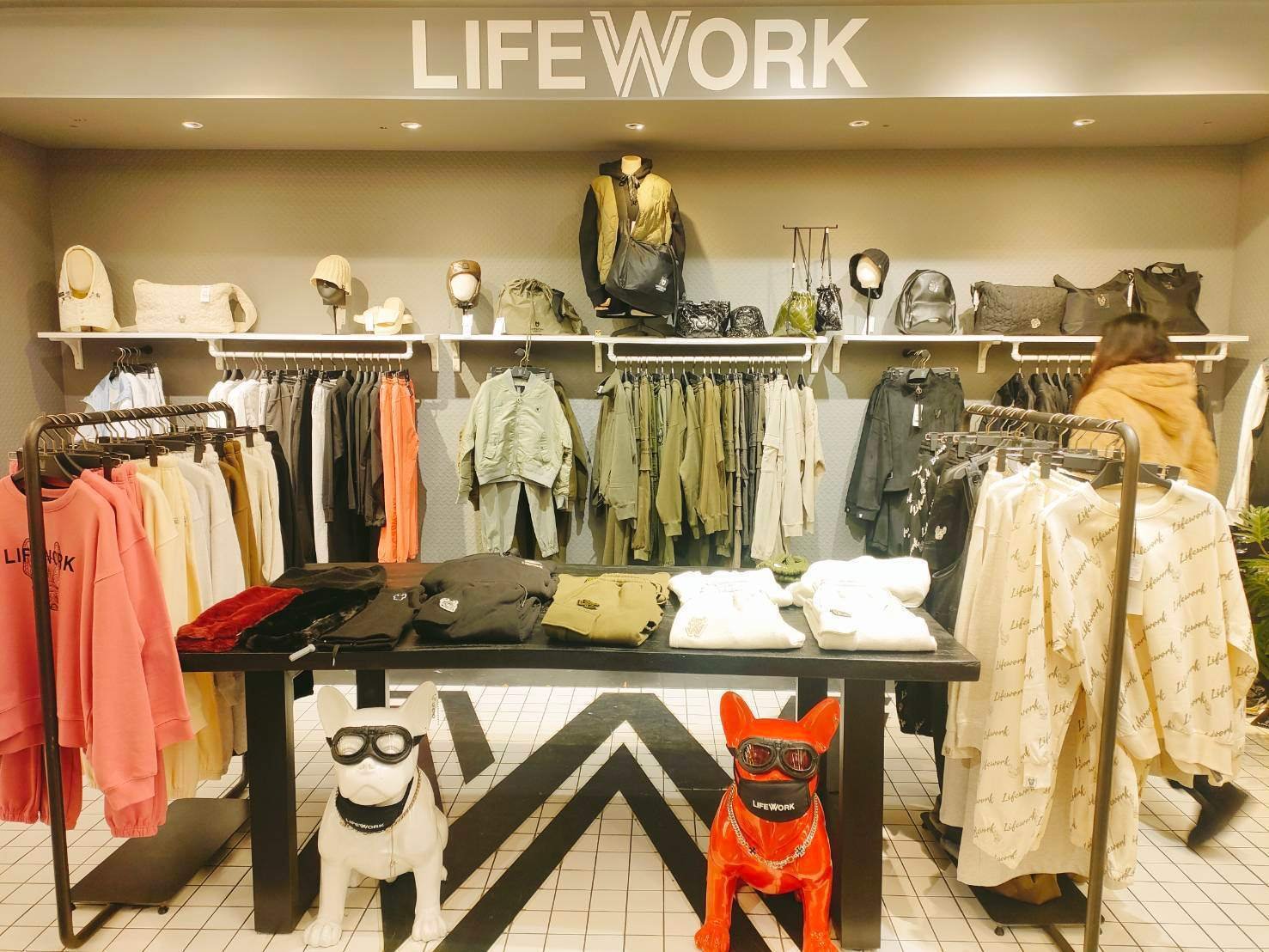 今もっともアツい韓国ブランド「LIFE WORK」明洞店の写真