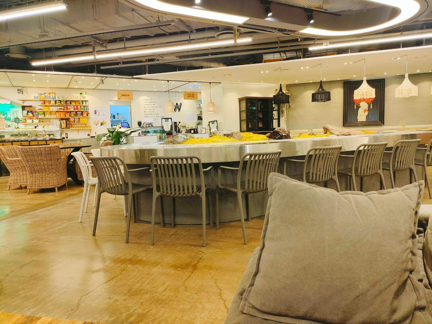 今もっともアツい韓国ブランド「LIFE WORK」明洞店の写真