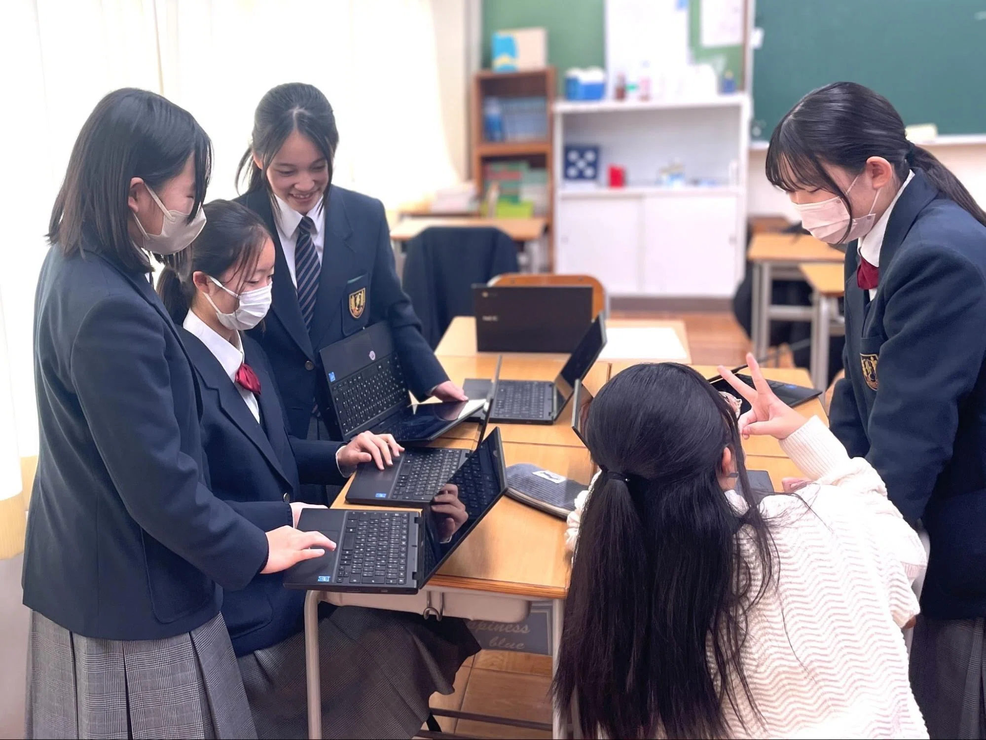 課題解決しながら生成AIを学ぶ・使いこなす。八丈島の中学校で、島独自