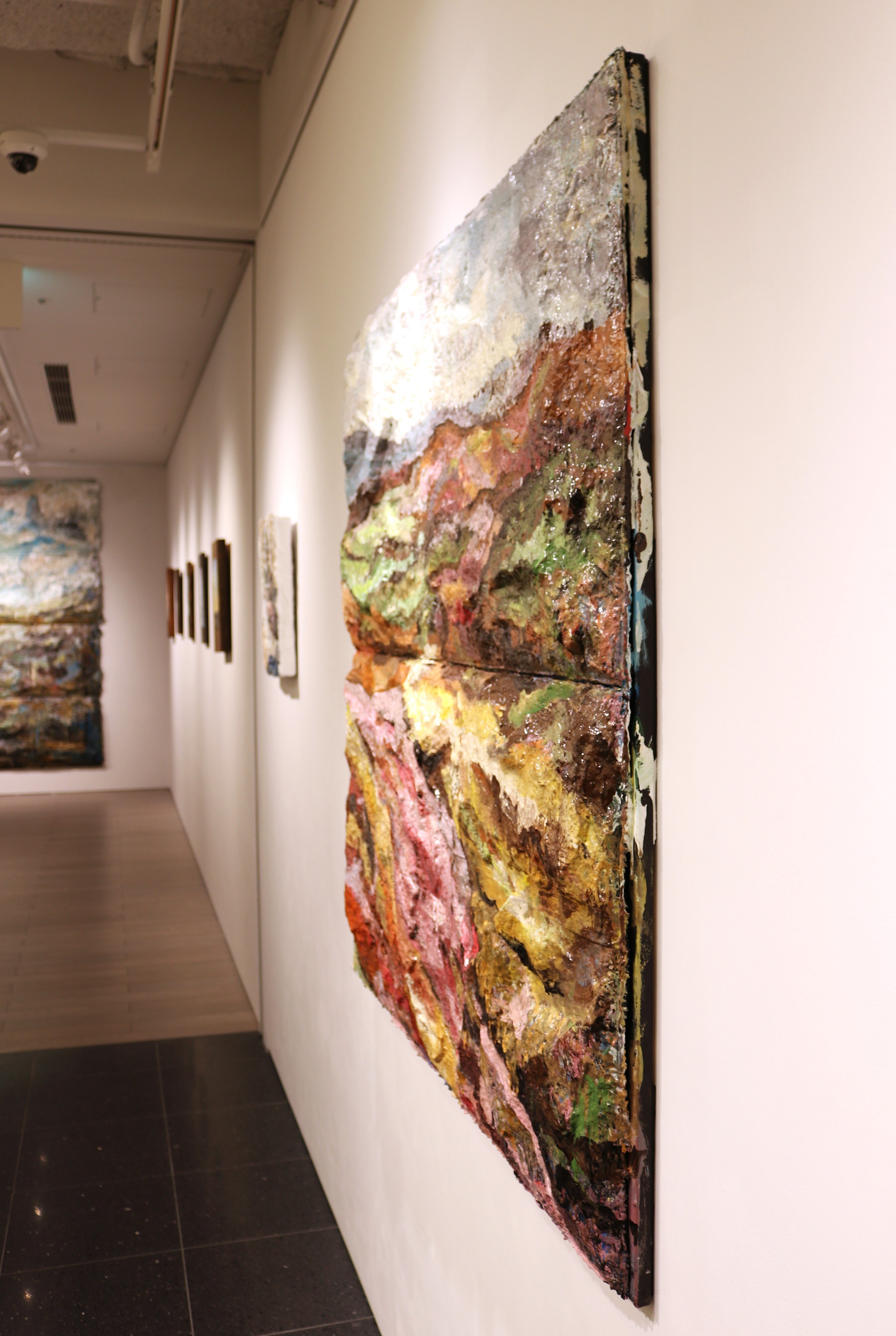 弱い彫刻,強い絵画 -安井鷹之介「HOE」@六本木ヒルズ｜Abbey -旅する