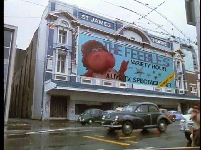 0077 ピーター・ジャクソン監督『ミート・ザ・フィーブル 怒りの