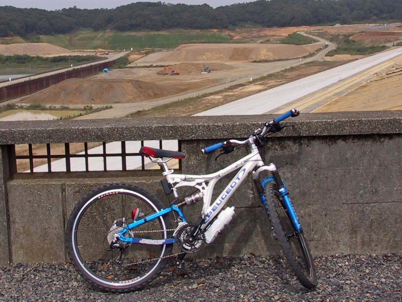 PEUGEOT プジョー TOMBATT 26インチ プジョー フルサス MTB フレーム PEUGEOT TOMBATT(トムバット)26インチ