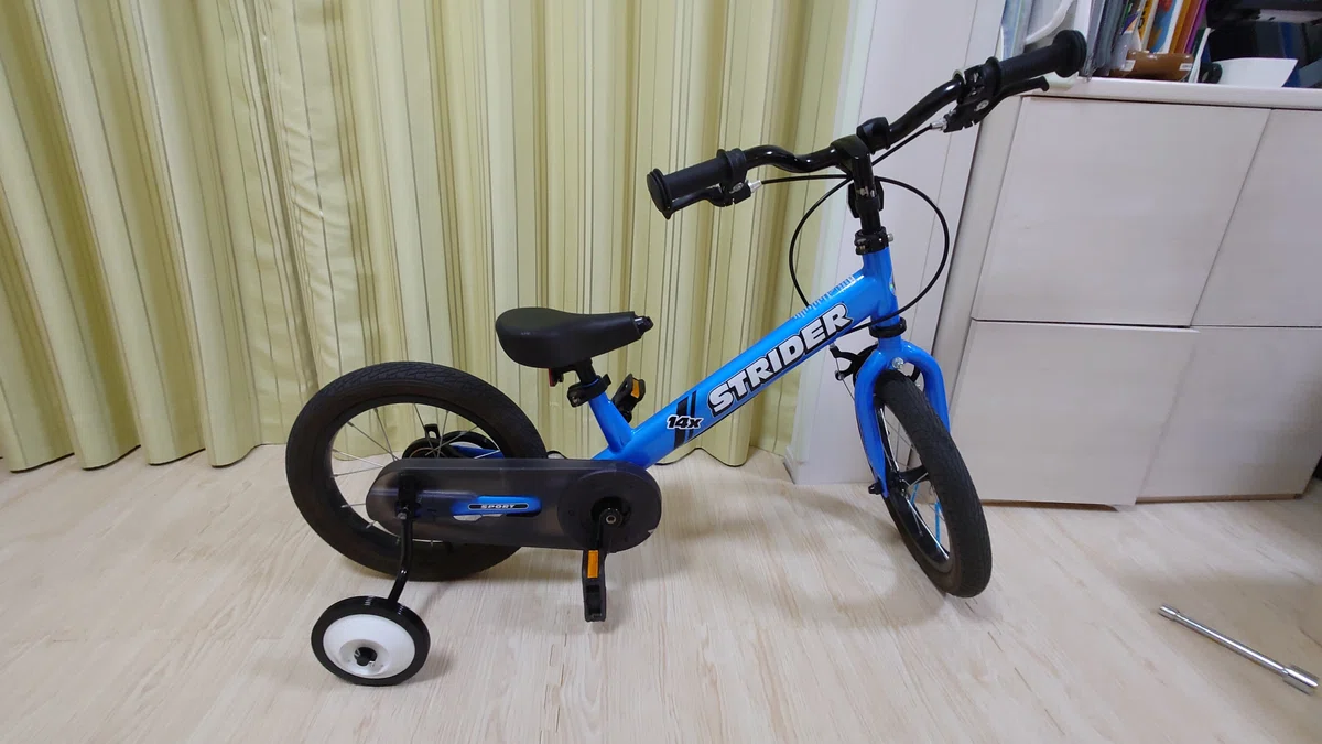 12/28まで値下げ STRIDER ストライダー 14X SPORT スタンド 
