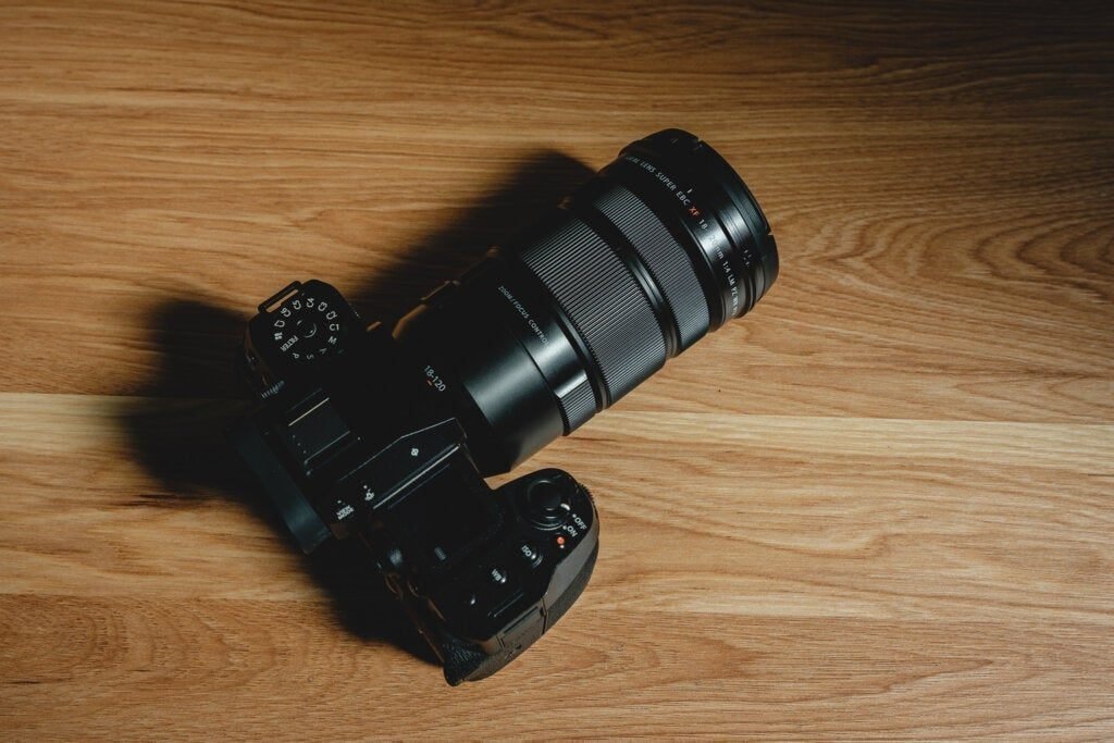 FUJIFILM (富士フイルム) XF 18-120mm おとなしい f/4 LM PZ WR FUJIFILM (富士フイルム) XF 18-120mm おとなしい f/4 LM PZ WR