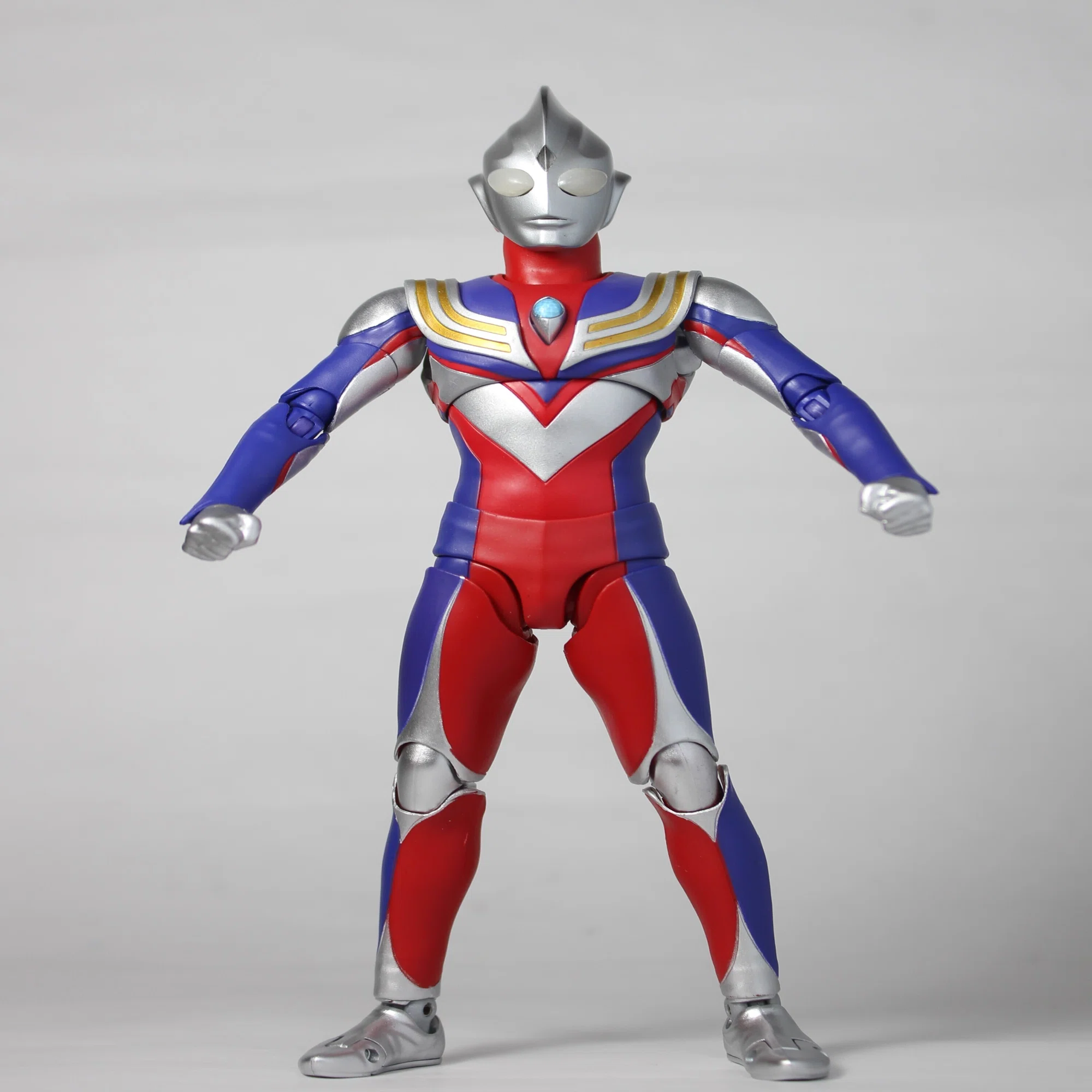 ウルトラマンのフィギュアを塗装で発光させる方法｜アシム@ガレージ 