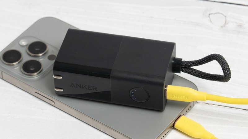 Anker 511 Power Bank (PowerCore Fusion 30W)でモバイルバッテリーとしてiPhone 15 Proを充電