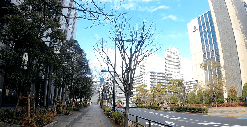 青空と街並み