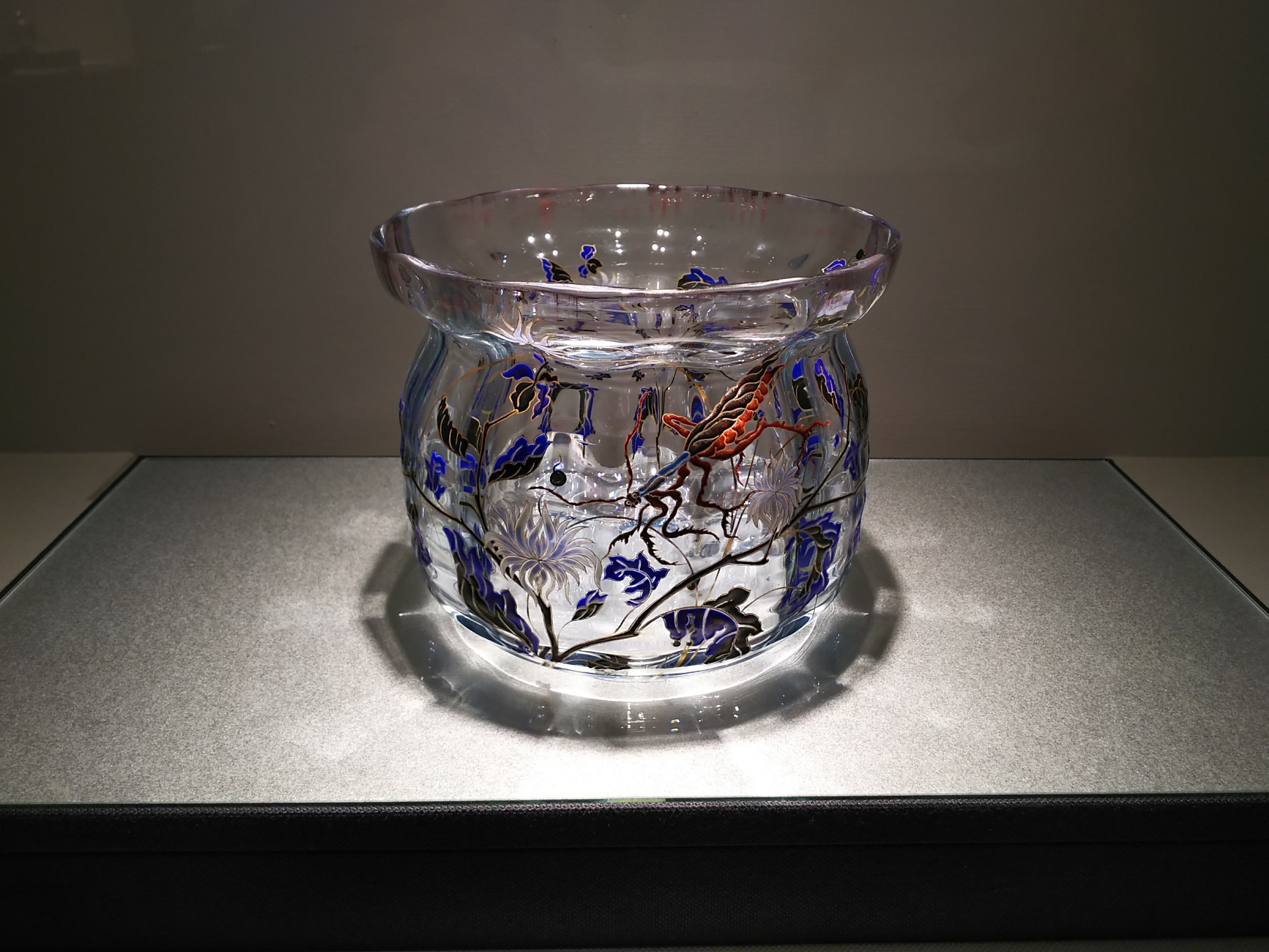 飾り花瓶/ガラス工芸、高さ21cm/被せガラス技法/諏訪、北澤美術館にて/美品 飾り花瓶/ガラス工芸、高さ21cm/被せガラス技法/諏訪、北澤美術館にて