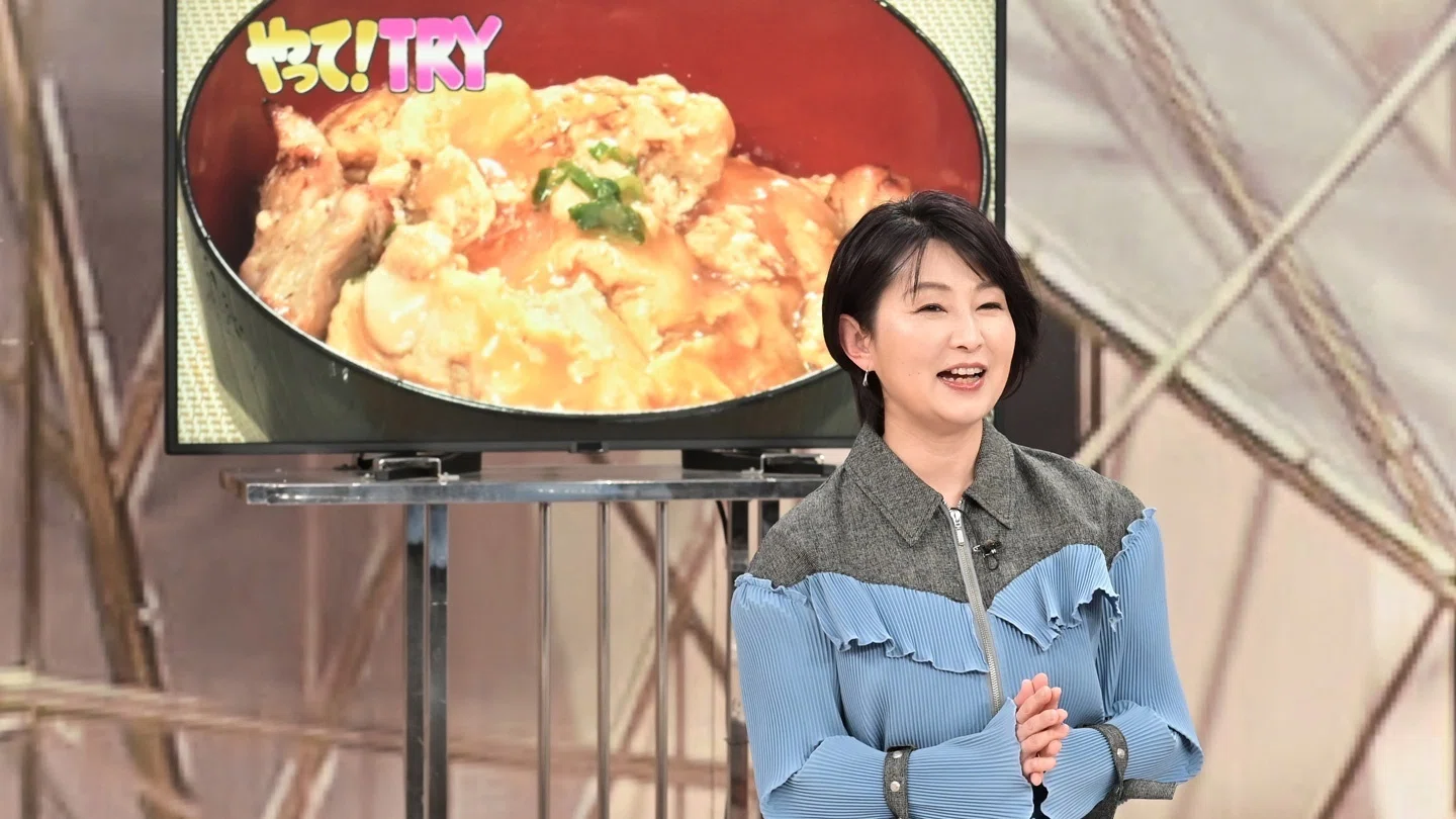 レシピ無しでは難しい!? 家庭料理の定番メニュー「親子丼」を やって