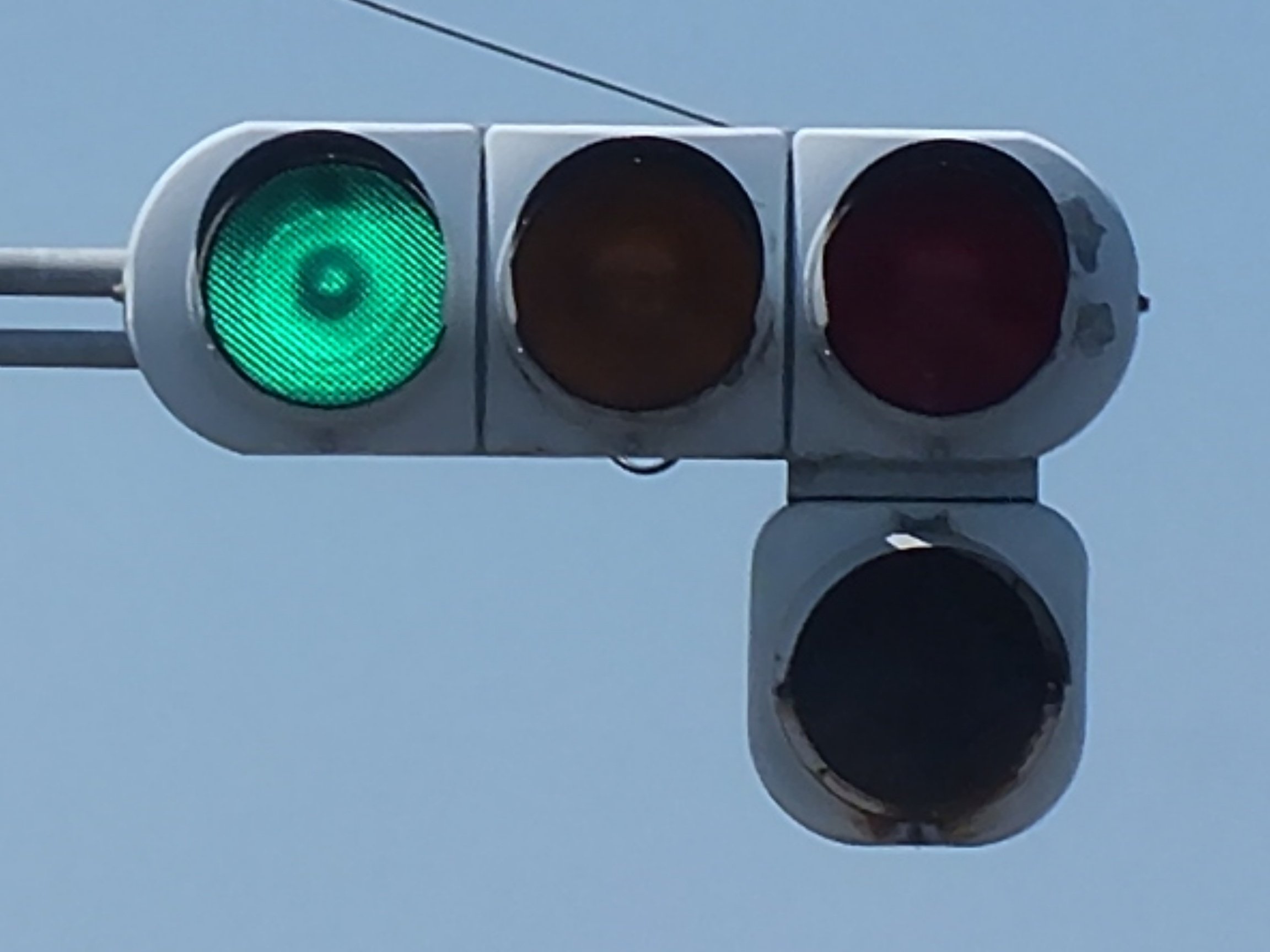 八千代市米本で撮影した信号電材厚型ブツブツレンズ+京三金属丸形